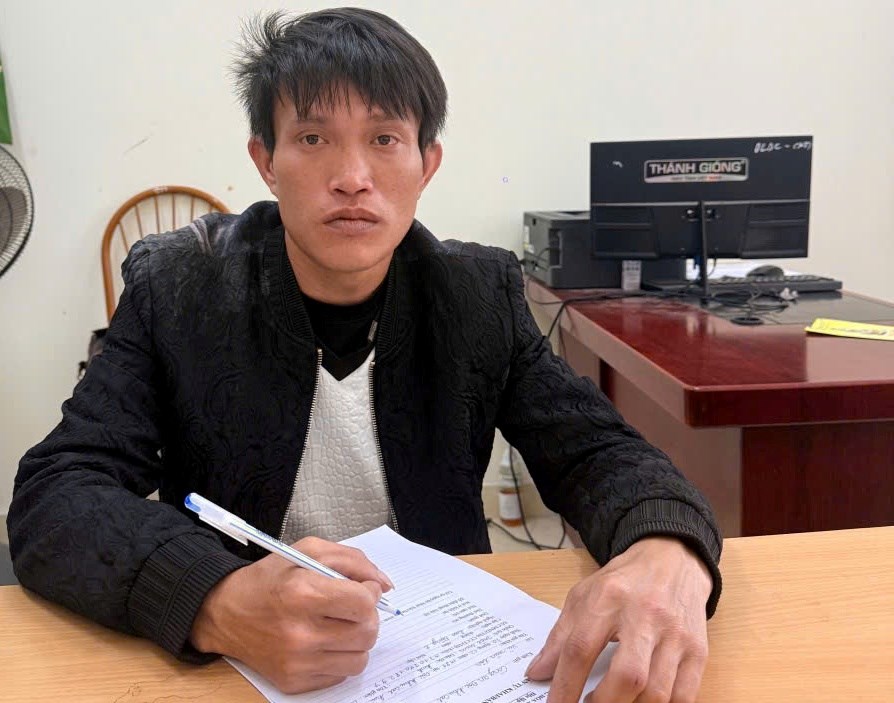 Ra lệnh tạm gia Vũ Văn T&acirc;n sinh năm 1989 v&igrave; đốt ch&ugrave;a- Ảnh 1.