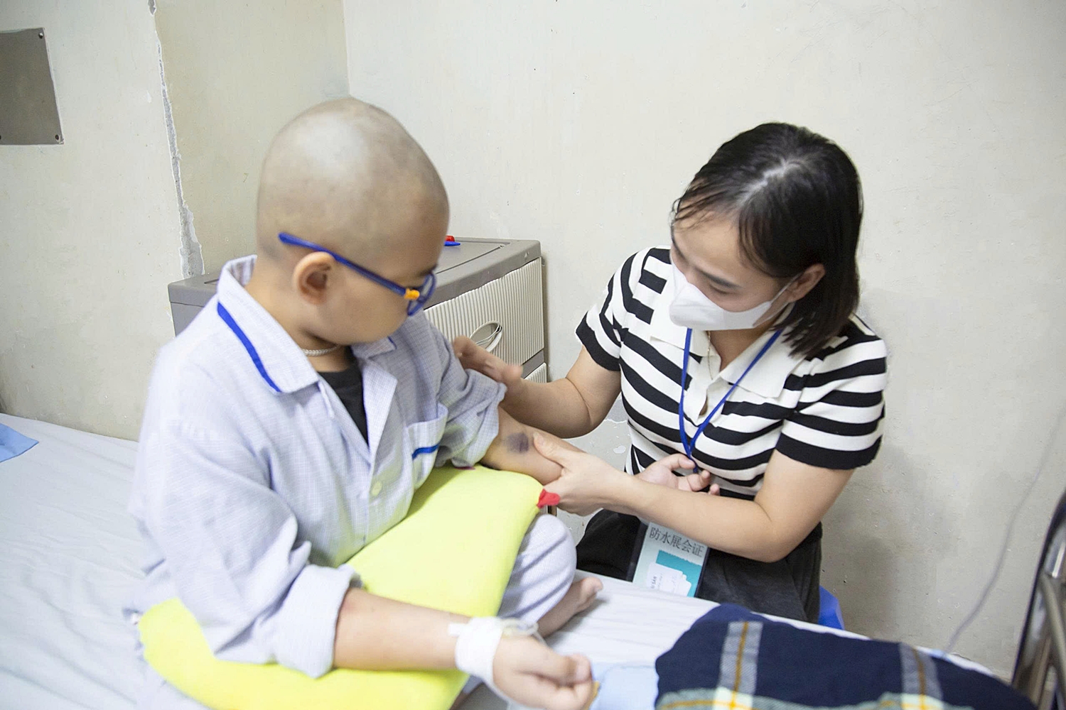 Người bệnh ở lại Tết vẫn chờ từng đơn vị m&aacute;u, tiểu cầu- Ảnh 2.