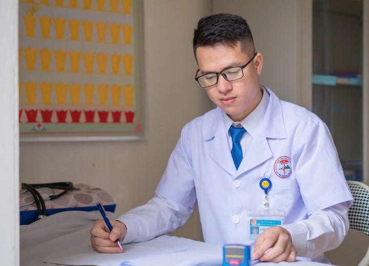 Tết hồi sinh của b&aacute;c sĩ trẻ từng kiệt sức b&ecirc;n m&aacute;y lọc m&aacute;u- Ảnh 3.