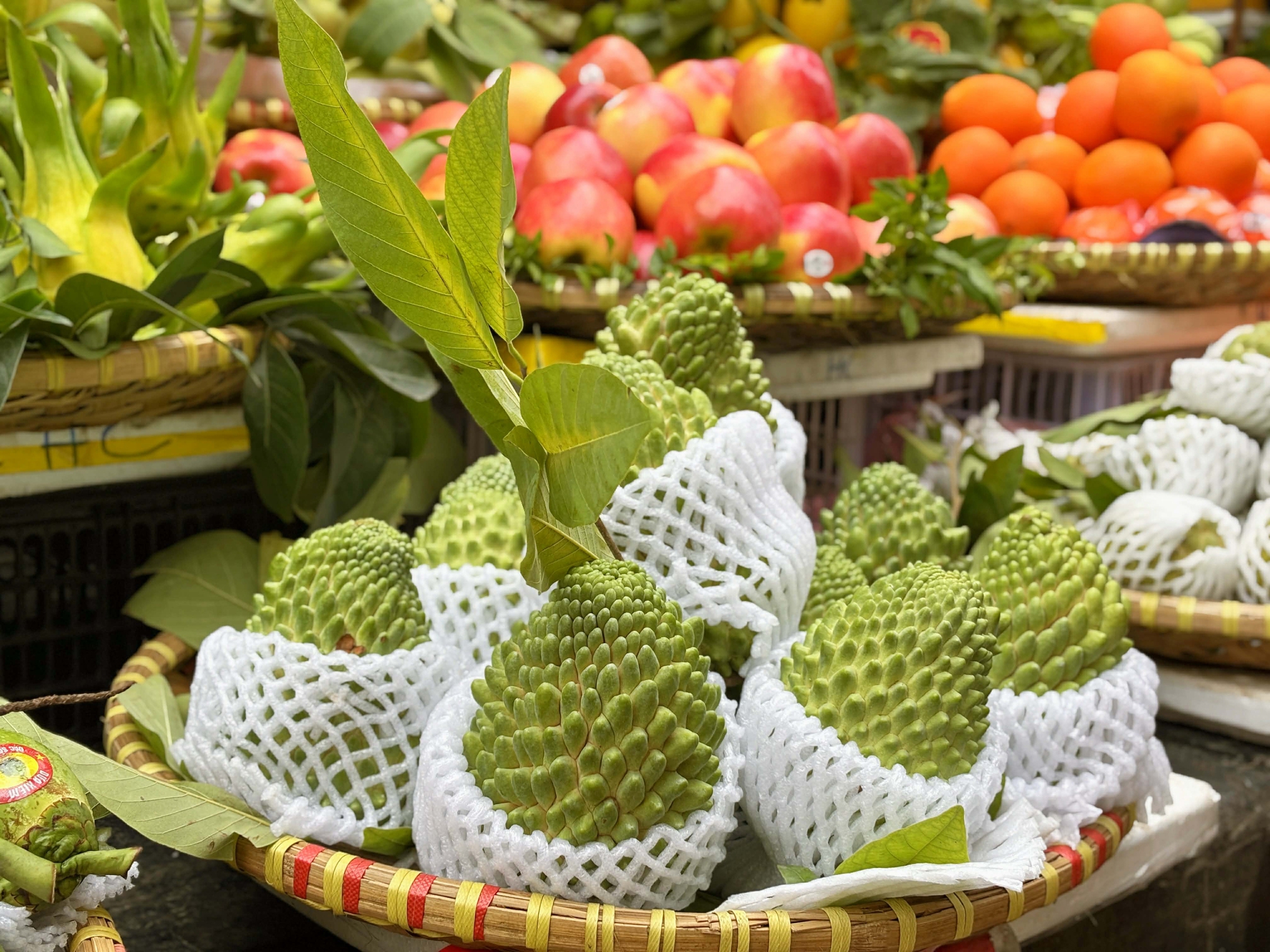 29 Tết: Không phải Hàng Bè, đây mới là nên cần đến nếu muốn tìm kiếm những nét truyền thống của Tết xưa- Ảnh 8. 29 Tết: Không phải Hàng Bè, đây mới là nên cần đến nếu muốn tìm kiếm những nét truyền thống của Tết xưa- Ảnh 8.