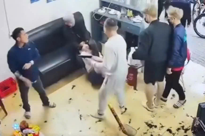 Ra lệnh bắt tạm giam L&ecirc; Th&agrave;nh Long 48 tuổi, Dương Đức Việt 19 tuổi- Ảnh 1.