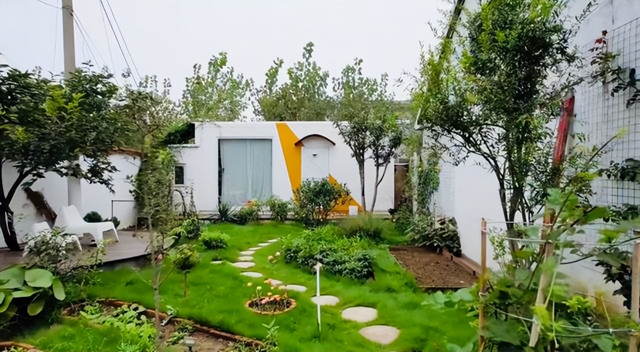 Kh&ocirc;ng mua nh&agrave; th&agrave;nh phố, cặp vợ chồng 33 tuổi biến s&acirc;n qu&ecirc; th&agrave;nh "ph&ograve;ng tắm nắng" v&agrave; chọn một kiểu tự do t&agrave;i ch&iacute;nh khiến d&acirc;n mạng tranh luận- Ảnh 9.