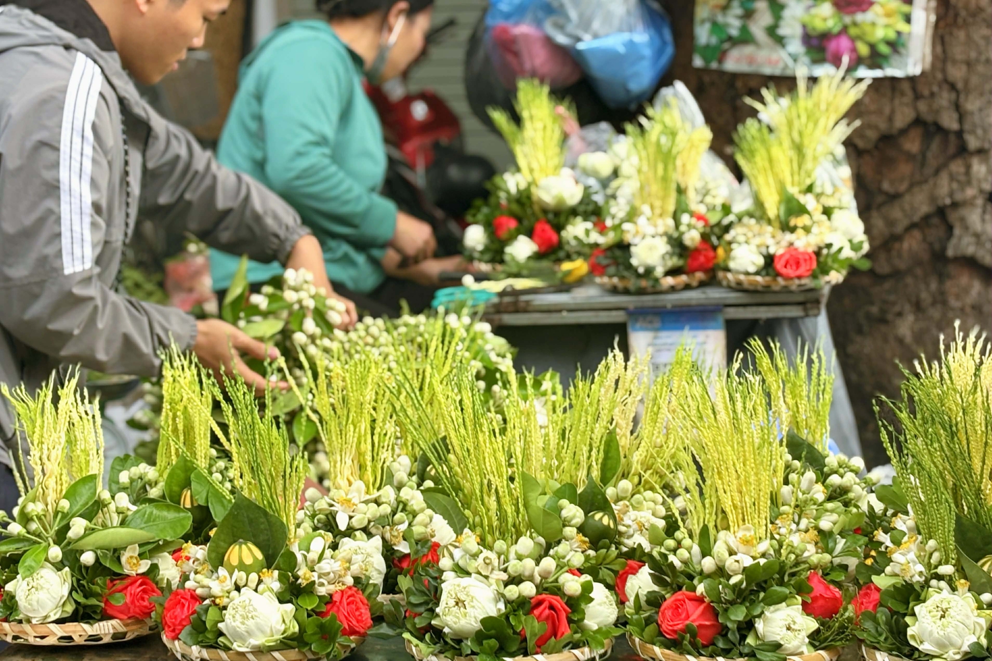 29 Tết: Không phải Hàng Bè, đây mới là nên cần đến nếu muốn tìm kiếm những nét truyền thống của Tết xưa- Ảnh 19. 29 Tết: Không phải Hàng Bè, đây mới là nên cần đến nếu muốn tìm kiếm những nét truyền thống của Tết xưa- Ảnh 19.