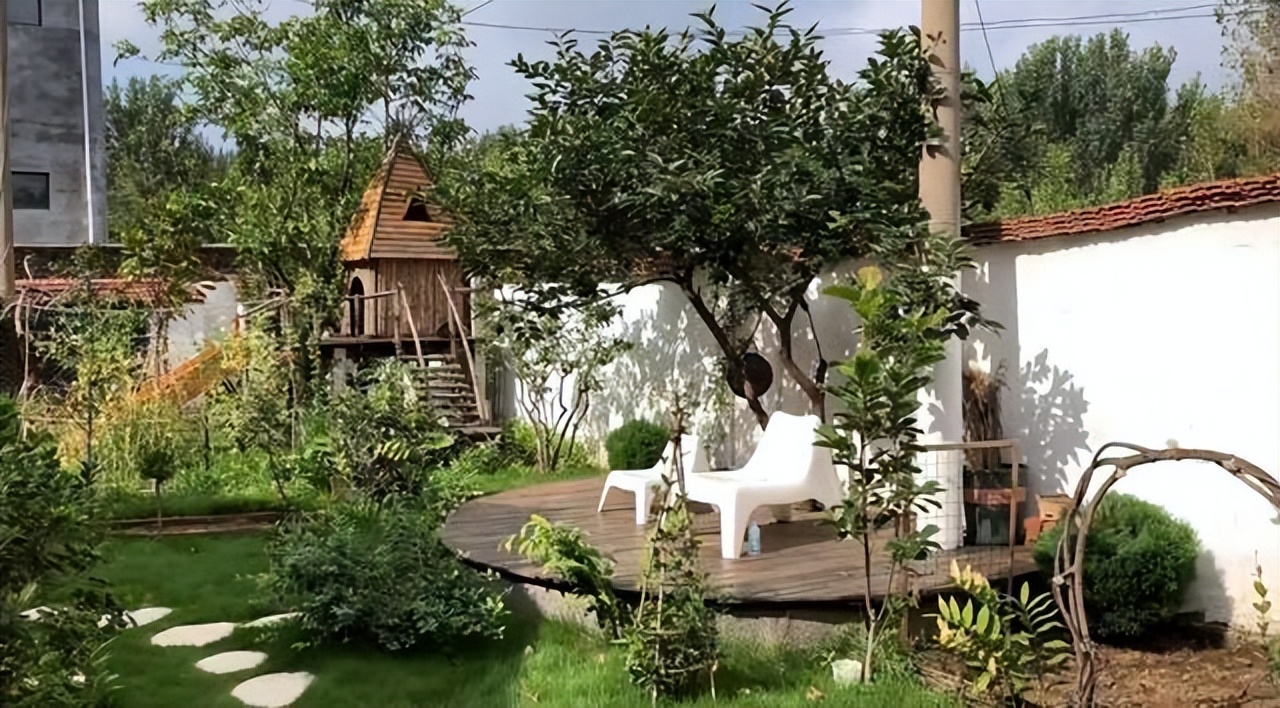 Kh&ocirc;ng mua nh&agrave; th&agrave;nh phố, cặp vợ chồng 33 tuổi biến s&acirc;n qu&ecirc; th&agrave;nh "ph&ograve;ng tắm nắng" v&agrave; chọn một kiểu tự do t&agrave;i ch&iacute;nh khiến d&acirc;n mạng tranh luận- Ảnh 2.