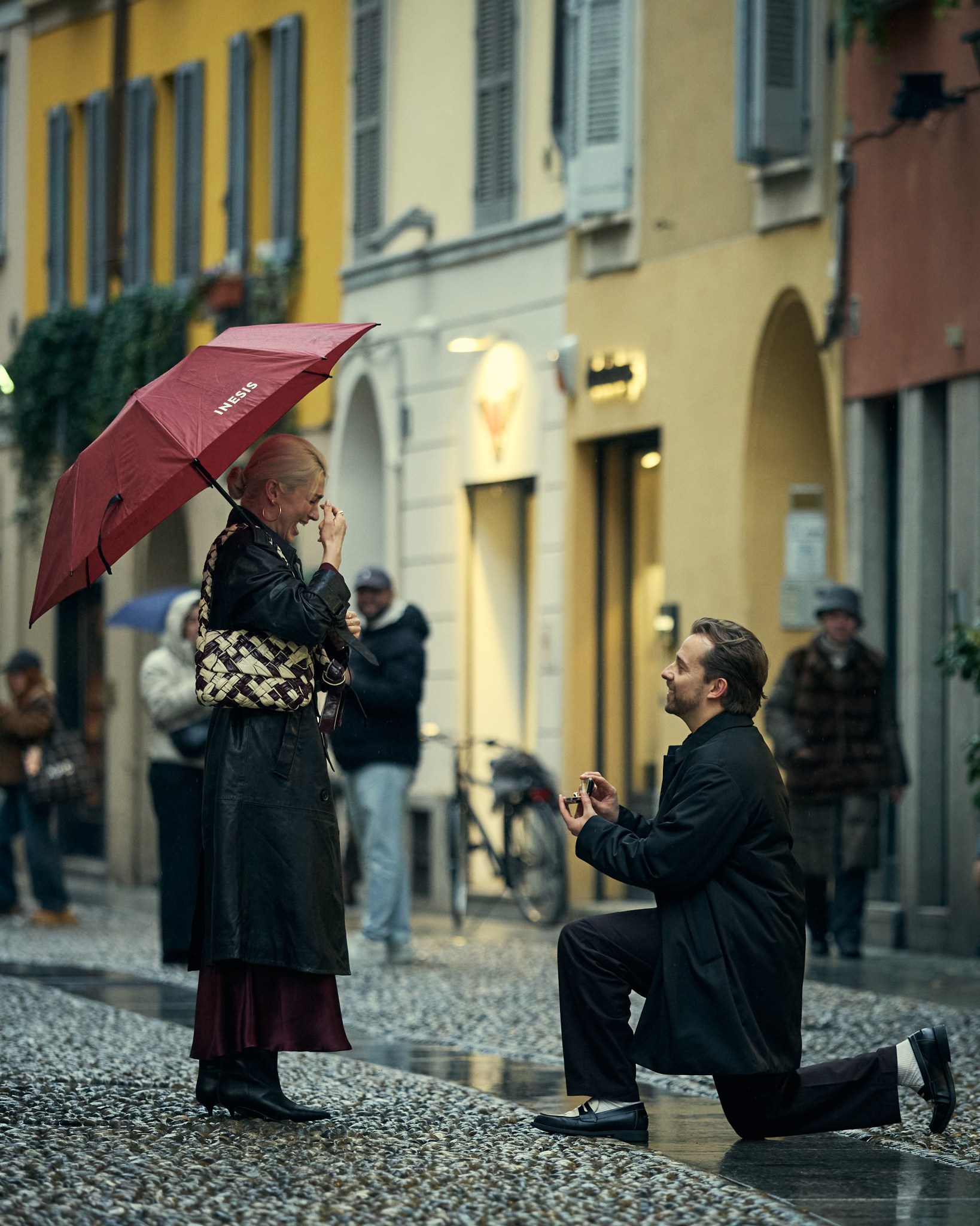 Ng&ocirc;n t&igrave;nh Olympic: Nhiều năm đối đầu so k&egrave; huy chương, t&ocirc;i cầu h&ocirc;n lu&ocirc;n đối thủ ngay giữa l&ograve;ng nước &Yacute;- Ảnh 2.