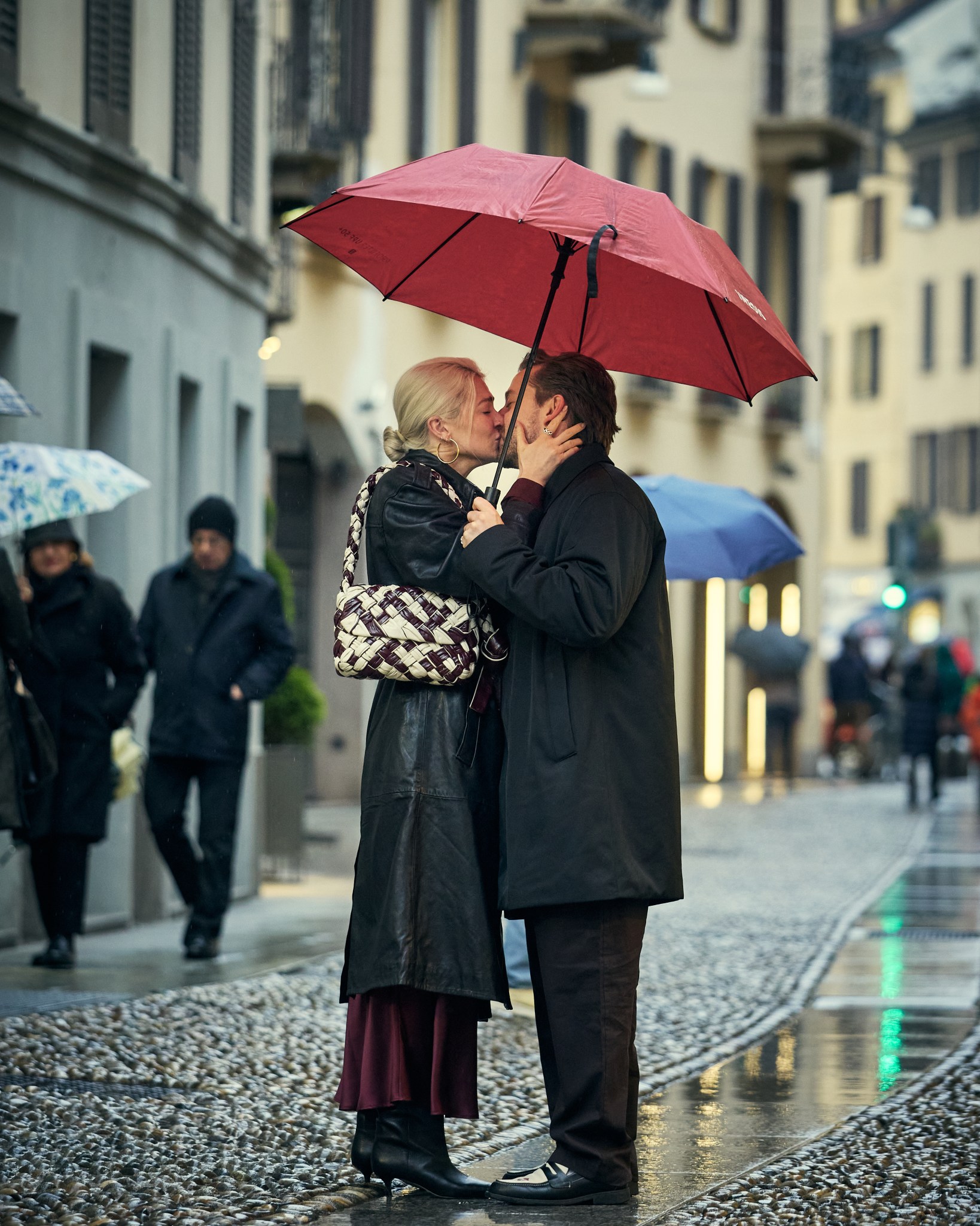 Ng&ocirc;n t&igrave;nh Olympic: Nhiều năm đối đầu so k&egrave; huy chương, t&ocirc;i cầu h&ocirc;n lu&ocirc;n đối thủ ngay giữa l&ograve;ng nước &Yacute;- Ảnh 3.