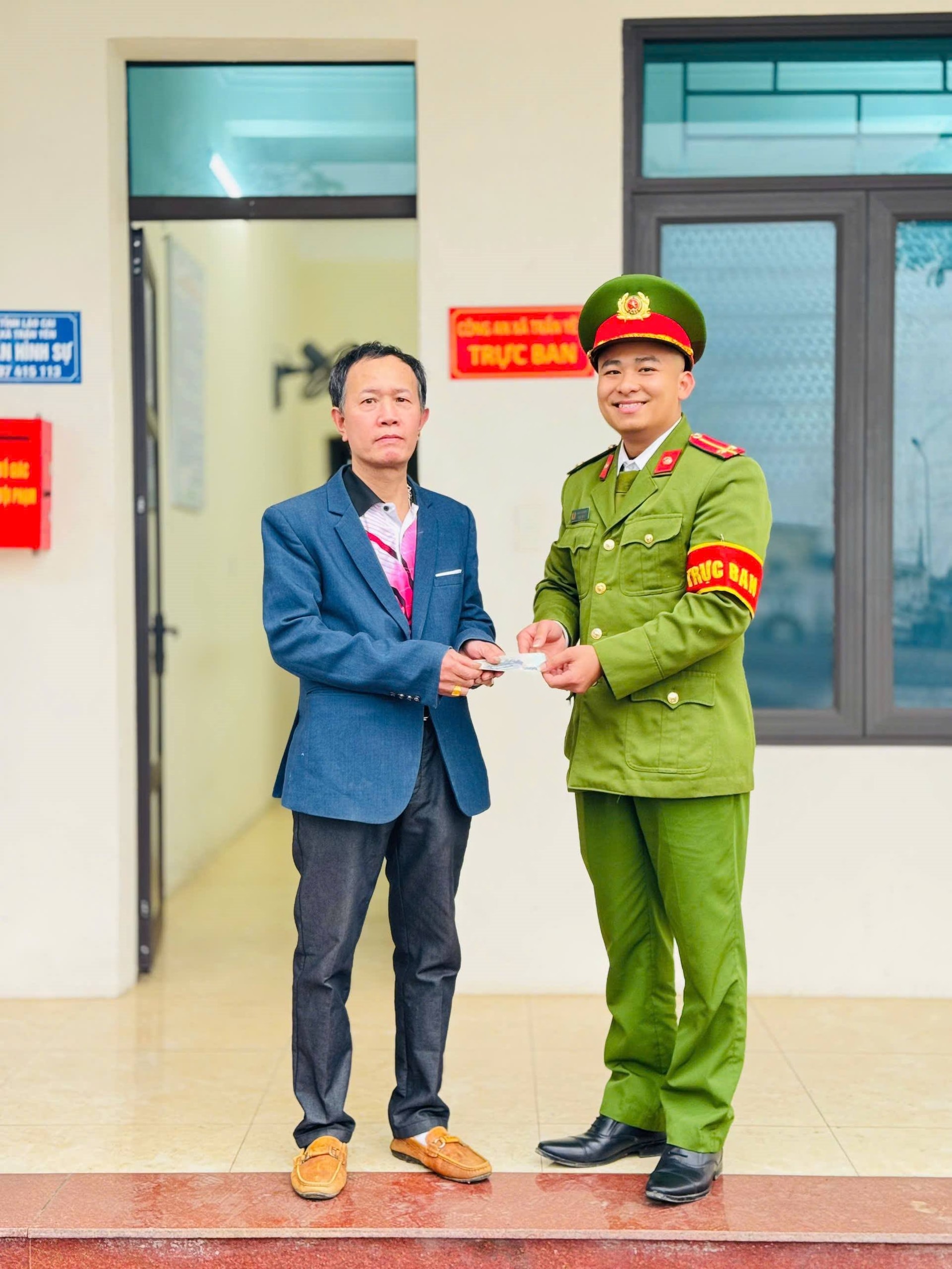 Ph&aacute;t hiện h&agrave;ng loạt tờ tiền tại c&acirc;y ATM của Agribank: C&ocirc;ng an v&agrave; ng&acirc;n h&agrave;ng phải sử dụng c&ocirc;ng nghệ x&aacute;c minh- Ảnh 1.