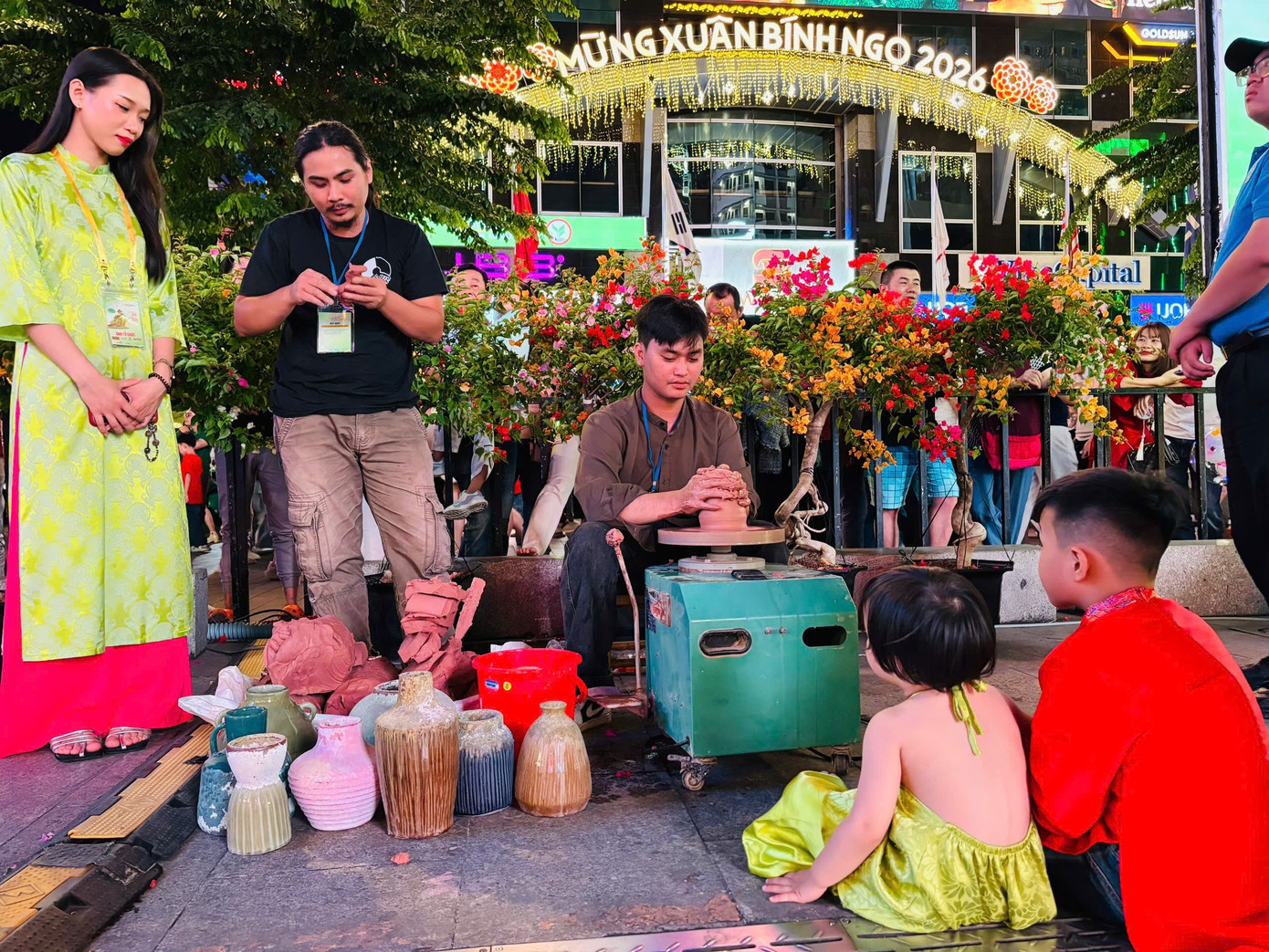 Đường hoa lớn nhất TPHCM ch&iacute;nh thức ch&agrave;o Tết- Ảnh 11.