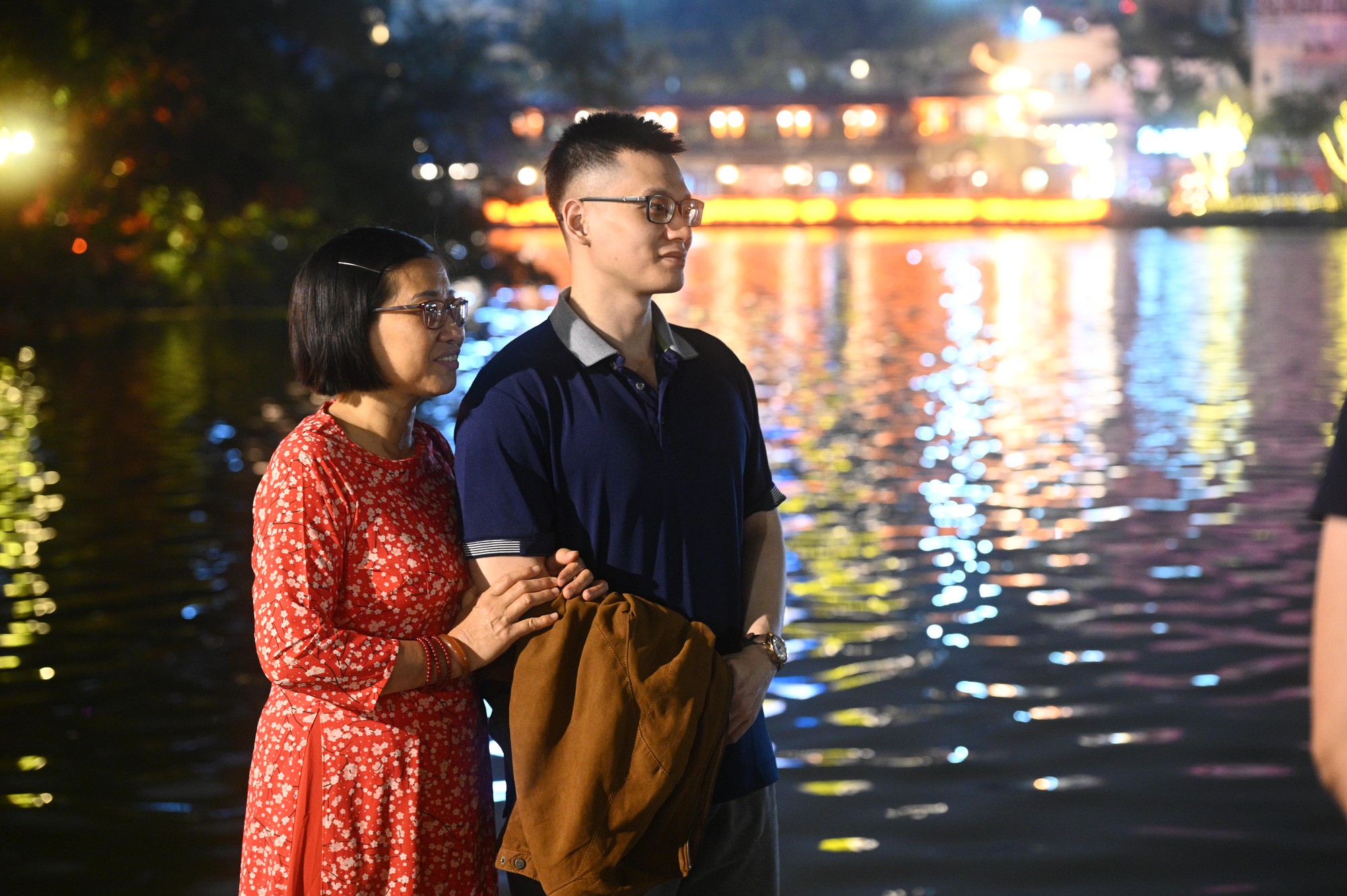 Ph&aacute;o hoa rực rỡ tr&ecirc;n bầu trời, ch&agrave;o đ&oacute;n năm mới 2026- Ảnh 7.