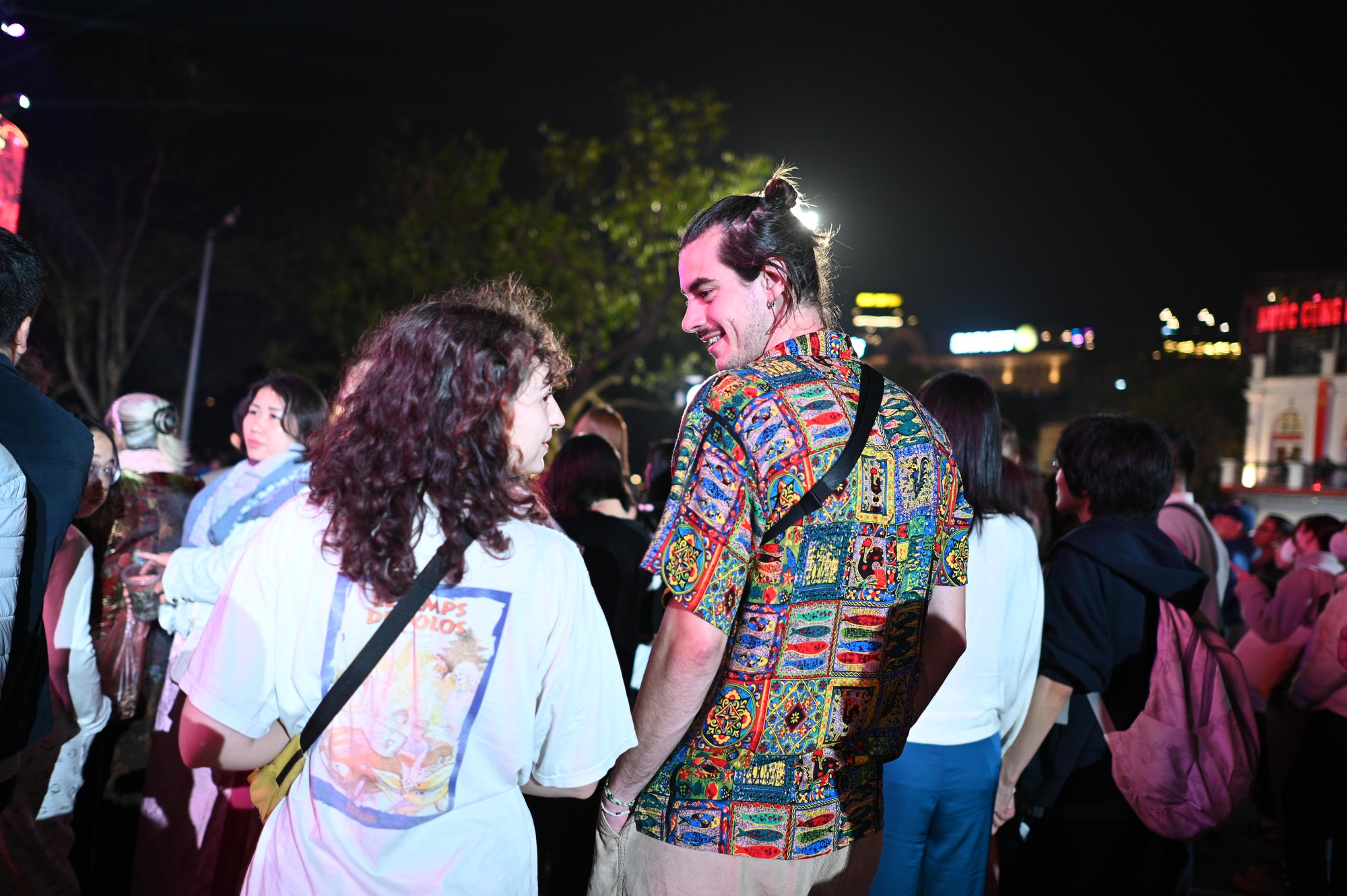 Ph&aacute;o hoa rực rỡ tr&ecirc;n bầu trời, ch&agrave;o đ&oacute;n năm mới 2026- Ảnh 2.