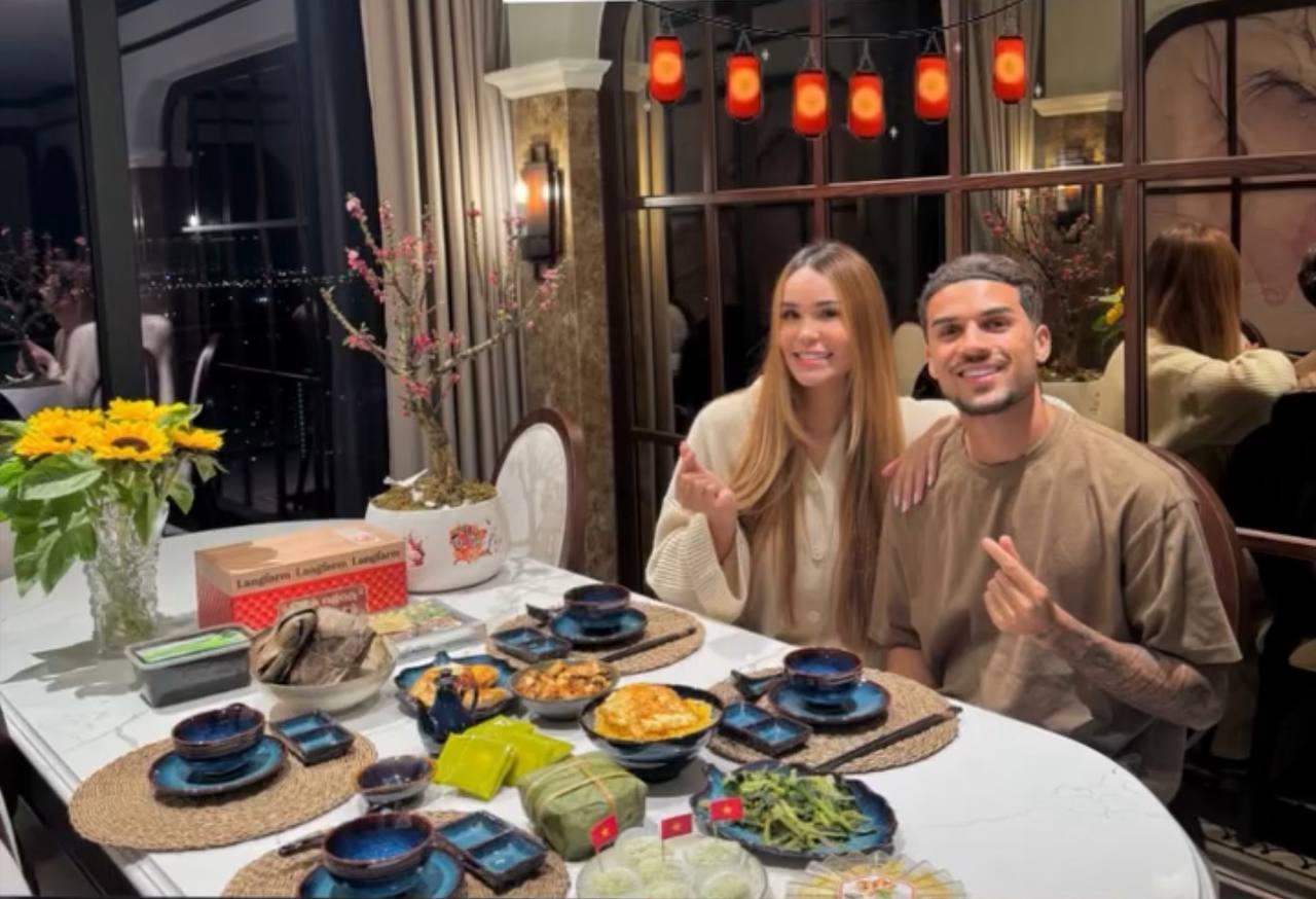 Tết đầu ti&ecirc;n của Đỗ Ho&agrave;ng H&ecirc;n ở Việt Nam- Ảnh 1.