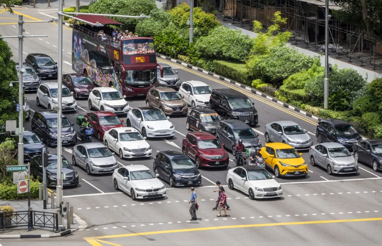 Kỳ lạ quốc gia bội thu thuế từ &ocirc; t&ocirc;, tiền thu được vượt cả GDP một nước, người d&acirc;n kh&ocirc;ng d&aacute;m than phiền- Ảnh 1.