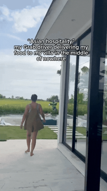 Kh&aacute;ch T&acirc;y chết lặng nh&igrave;n shipper lộ diện từ dưới b&ugrave;n để giao đơn h&agrave;ng giữa ruộng- Ảnh 3.