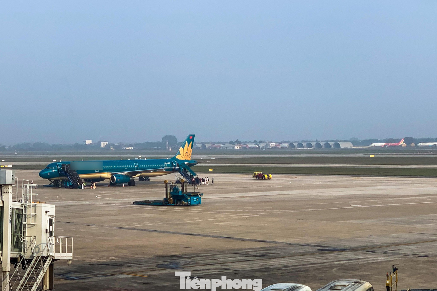 Lạ thường s&acirc;n bay Nội B&agrave;i s&aacute;ng 29 Tết- Ảnh 13.