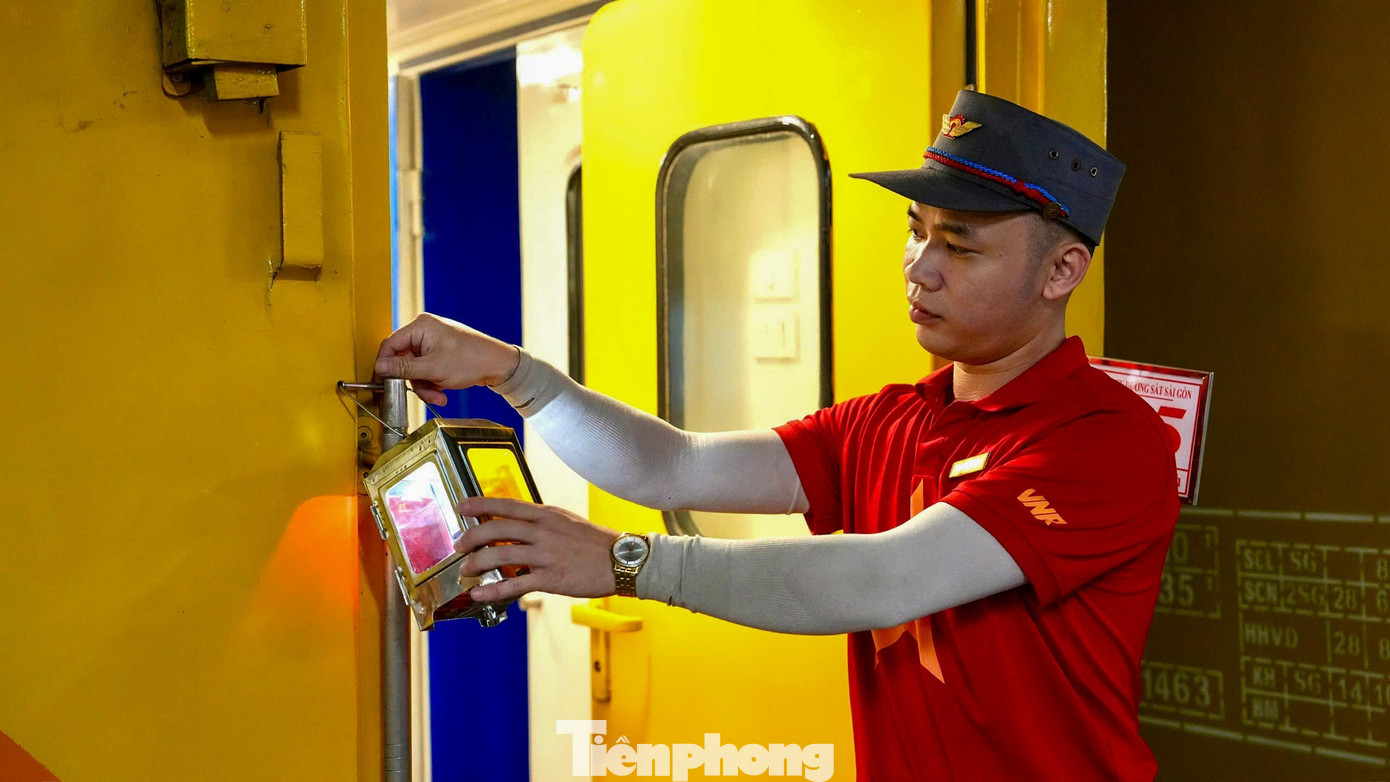 450 h&agrave;nh kh&aacute;ch đ&oacute;n giao thừa tr&ecirc;n chuyến t&agrave;u đặc biệt- Ảnh 5.