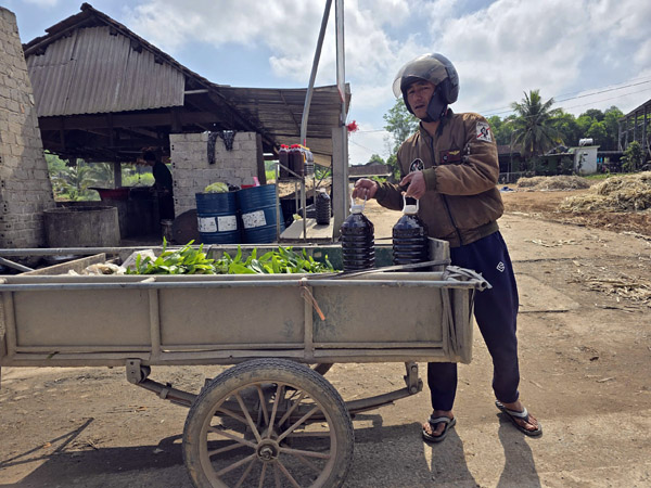 Nghệ An: Làng nấu mật mía xã Nghĩa Hành tất bật ngày giáp Tết- Ảnh 10. Nghệ An: Làng nấu mật mía xã Nghĩa Hành tất bật ngày giáp Tết- Ảnh 10.