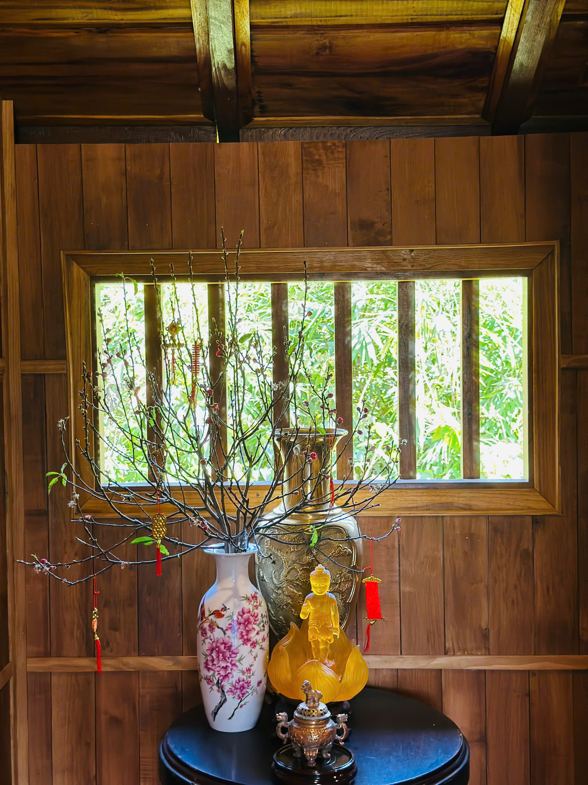 Nam nghệ sĩ đ&oacute;n Tết ở cơ ngơi 10.000 m2, đẹp như khu nghỉ dưỡng, hoa phủ k&iacute;n nh&agrave;- Ảnh 14.