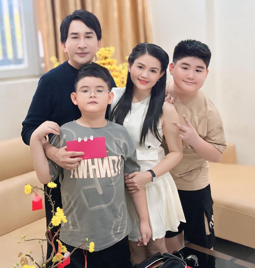 &ldquo;&Ocirc;ng ho&agrave;ng cải lương&rdquo; tuổi ngựa từng c&oacute; 1000 c&acirc;y v&agrave;ng, tuổi 60 sống b&ecirc;n vợ 3 trong biệt thự ở TP.HCM- Ảnh 8.