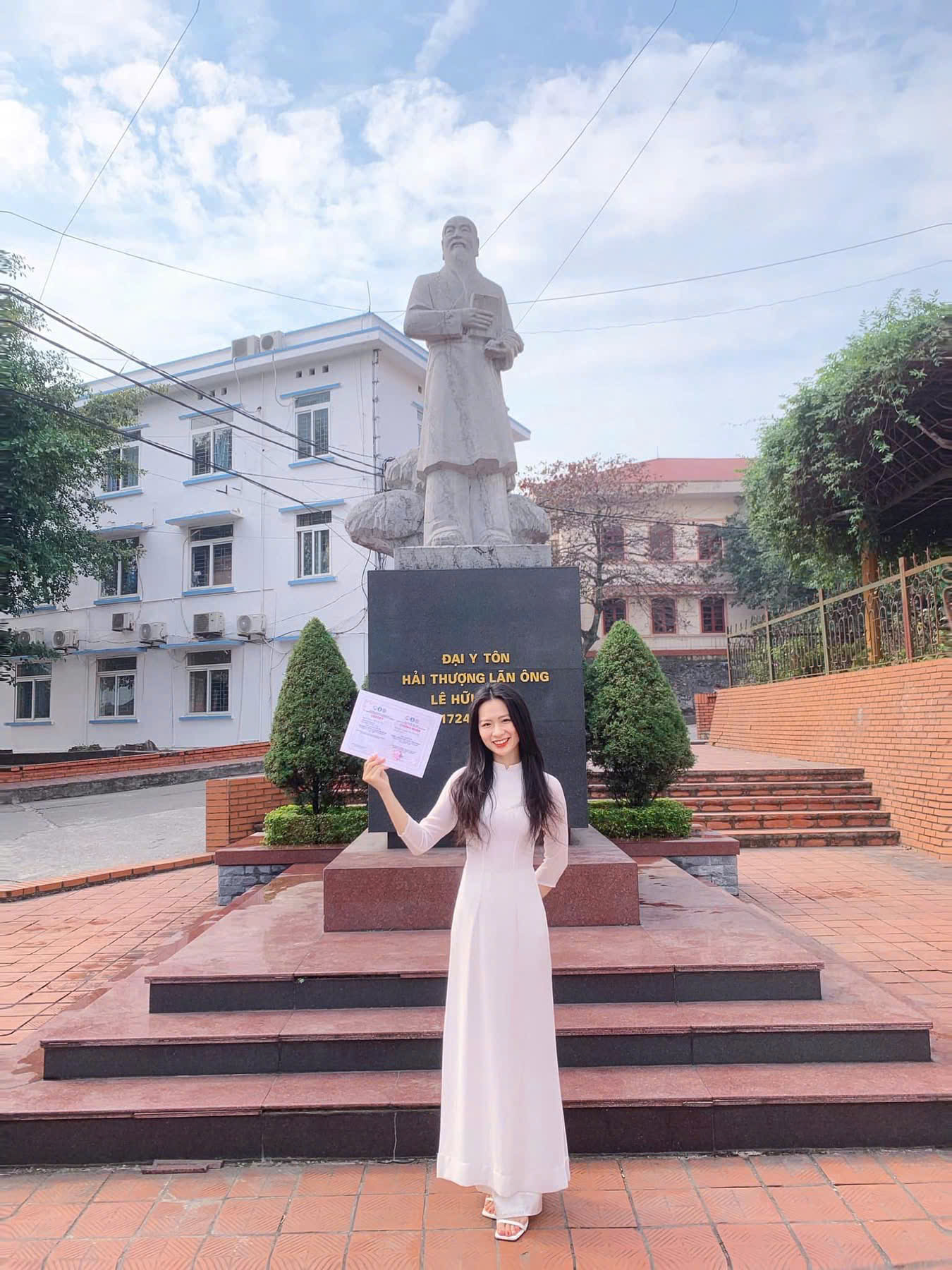 Tết của b&aacute;c sĩ nội tr&uacute;: Ngo&agrave;i kia ph&aacute;o nổ tưng bừng, c&ograve;n bệnh viện chỉ c&oacute; tiếng monitor đều đều v&agrave; những bước ch&acirc;n vội v&atilde;- Ảnh 2.