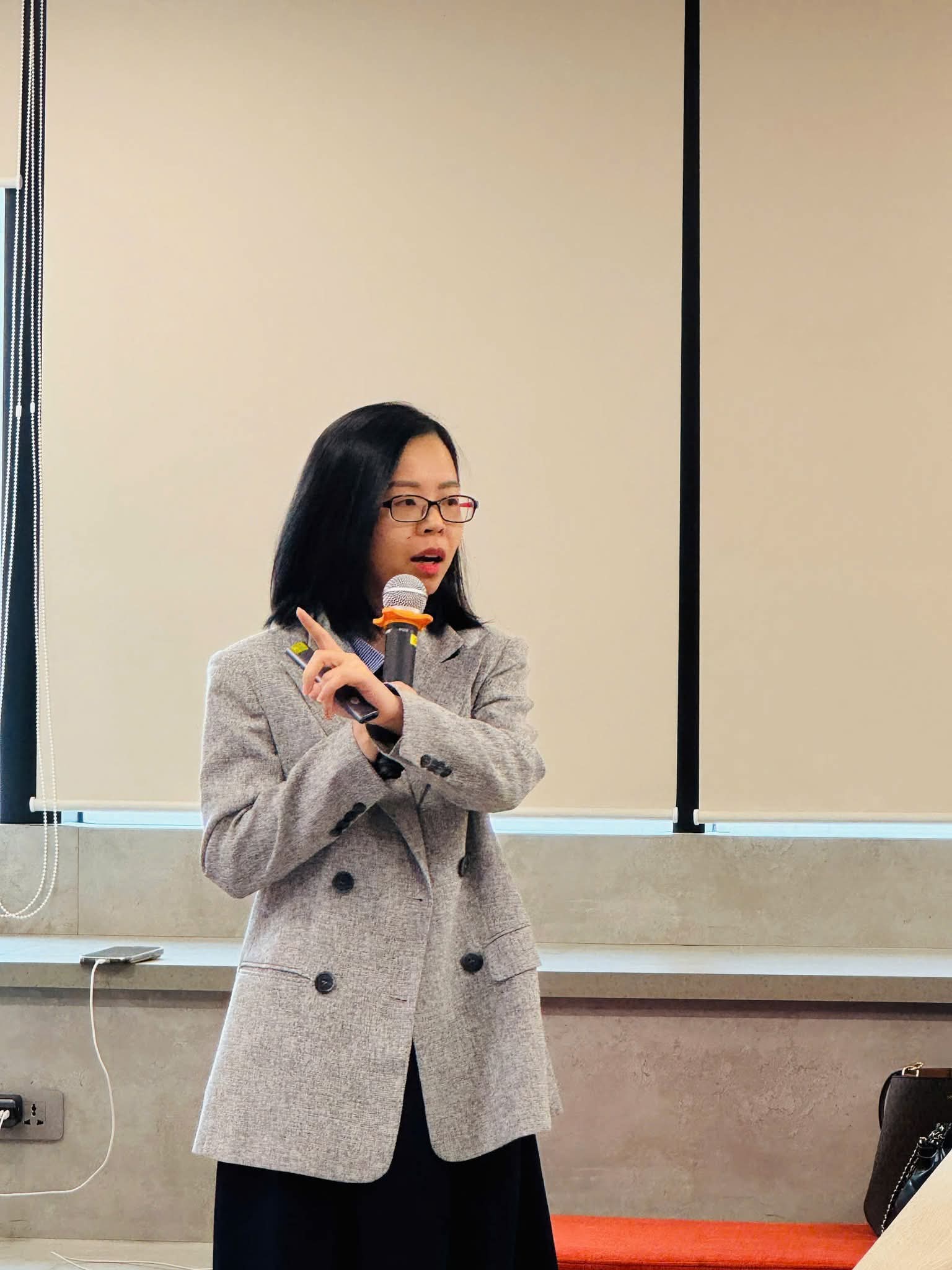 Chuy&ecirc;n gia Việt tiết lộ: Chỉ cần l&agrave;m điều n&agrave;y khi nhận tiền l&igrave; x&igrave;, con sẽ học được loạt b&agrave;i học qu&yacute; gi&aacute;- Ảnh 1.