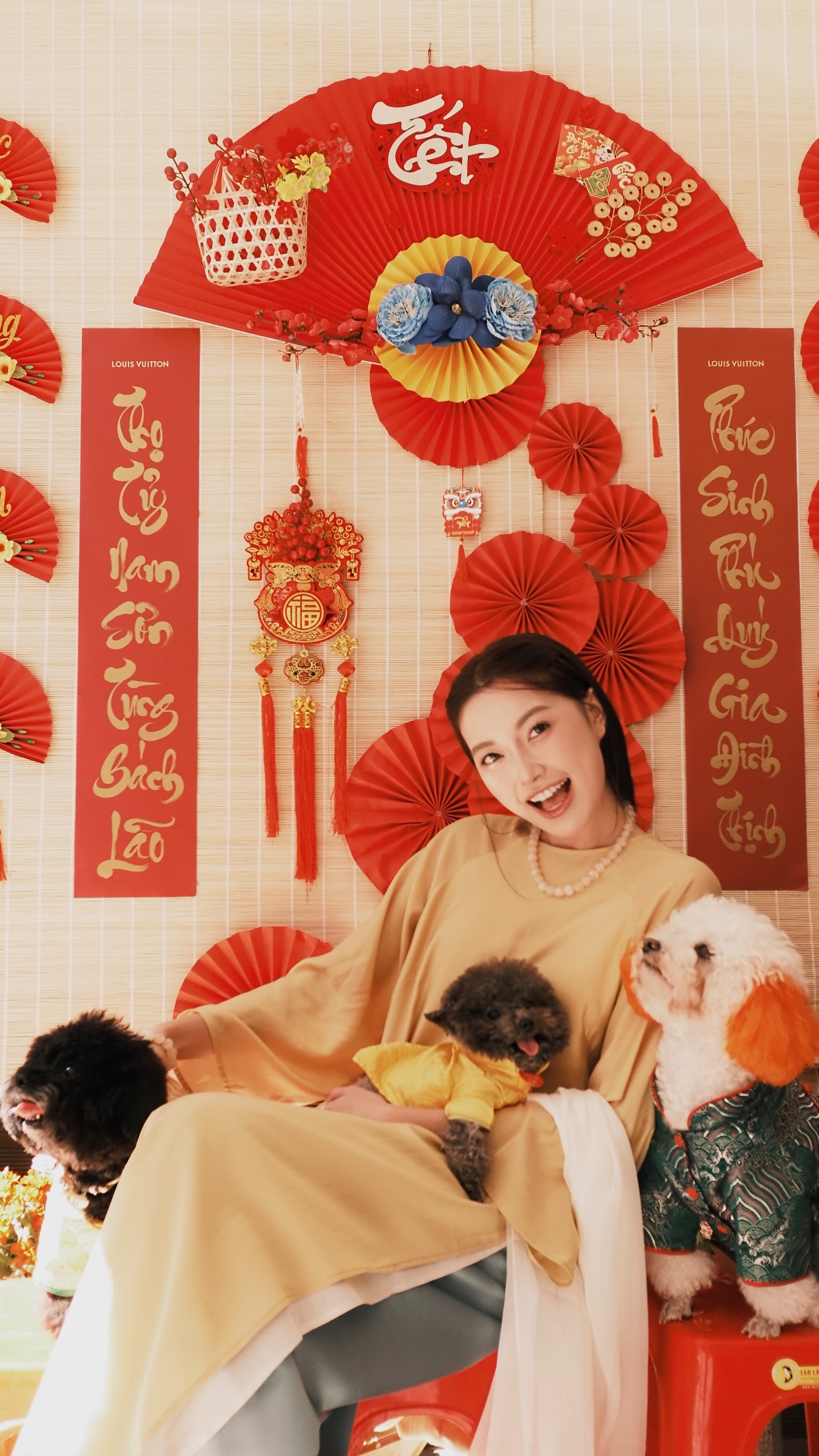 Mùng 1 Tết, cả Việt Nam diện áo dài đẹp điên 10 điểm- Ảnh 34.