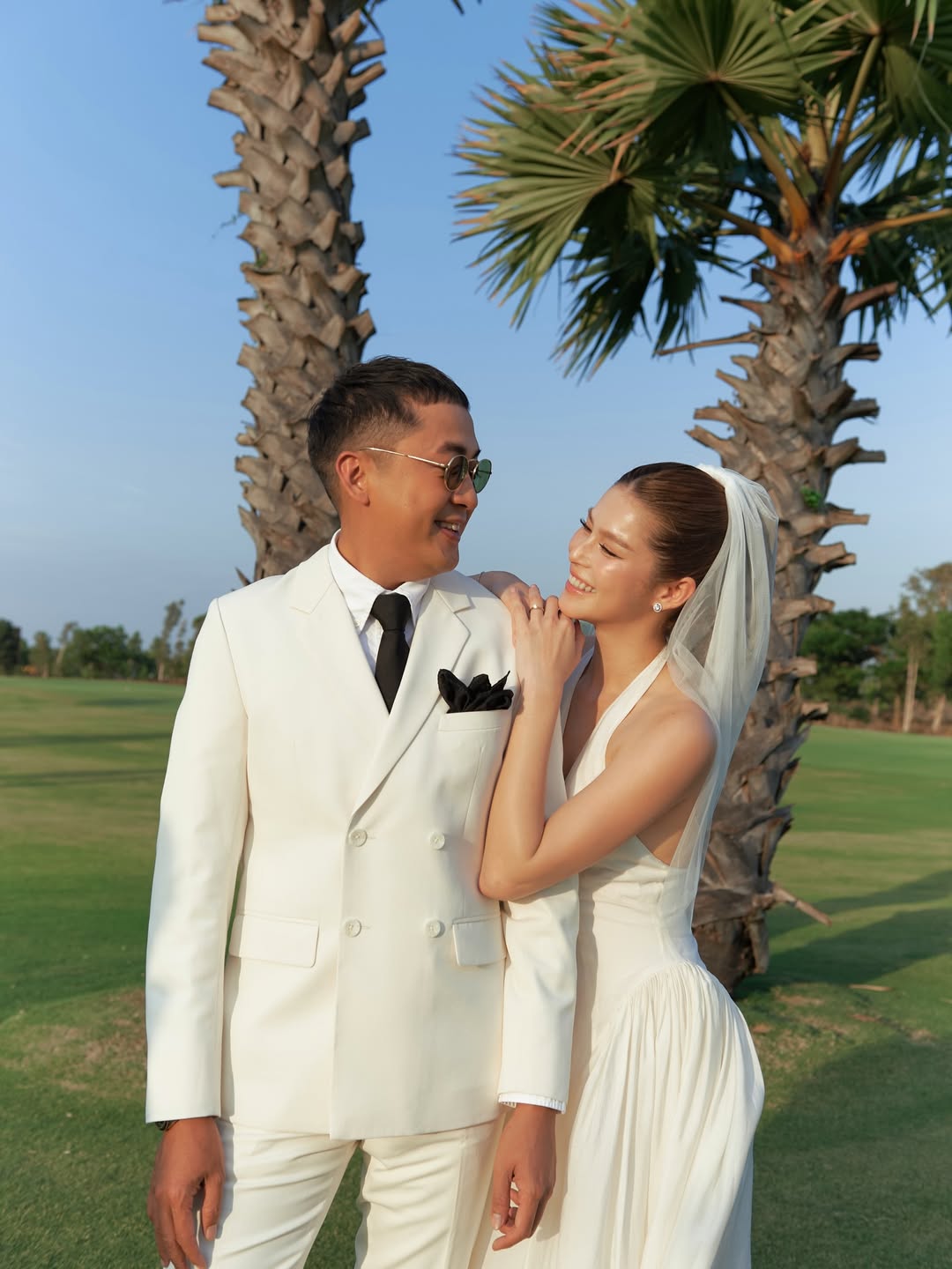 Cặp diễn vi&ecirc;n đ&igrave;nh đ&aacute;m kết h&ocirc;n sau 10 năm y&ecirc;u, khoảnh khắc c&ocirc; d&acirc;u ch&uacute; rể g&acirc;y x&ocirc;n xao- Ảnh 4.