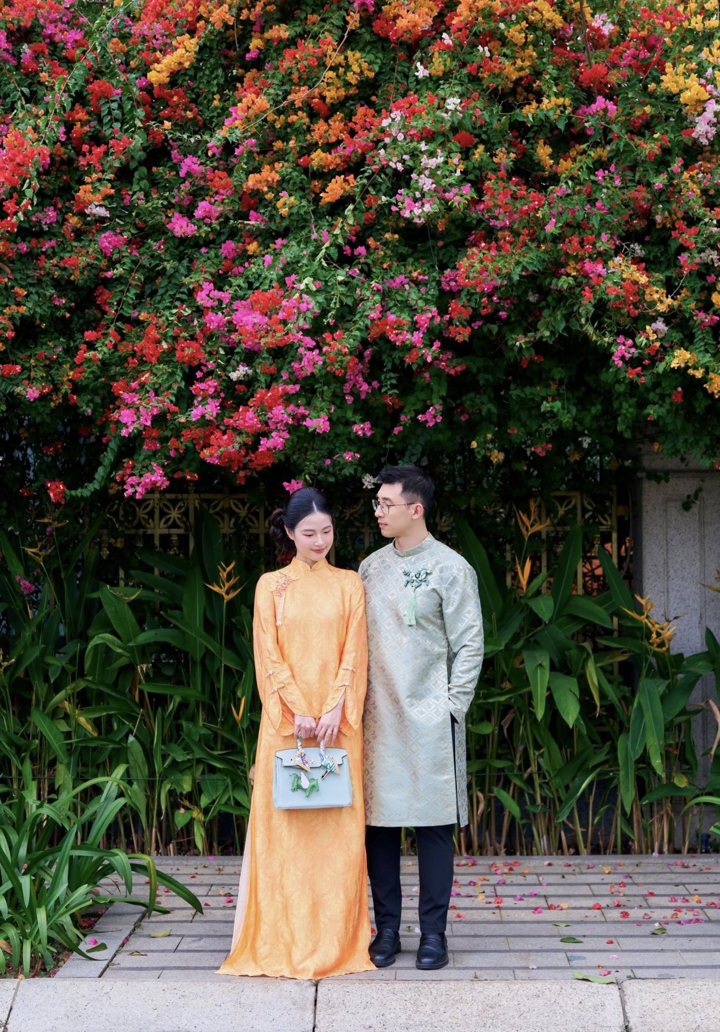 Midu - Minh Đạt "x&ocirc;ng đất" M&ugrave;ng 1, hội nh&agrave; gi&agrave;u &uacute; ụ li&ecirc;n tục cập nhật ng&agrave;y đầu năm- Ảnh 3.