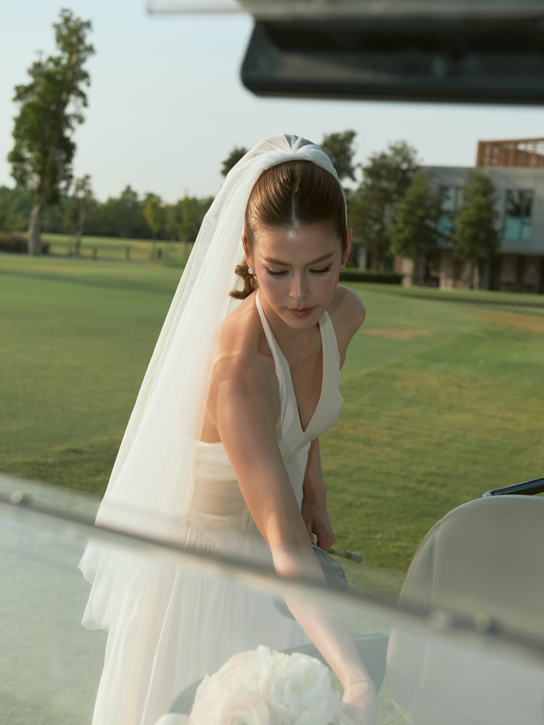 Cặp diễn vi&ecirc;n đ&igrave;nh đ&aacute;m kết h&ocirc;n sau 10 năm y&ecirc;u, khoảnh khắc c&ocirc; d&acirc;u ch&uacute; rể g&acirc;y x&ocirc;n xao- Ảnh 2.