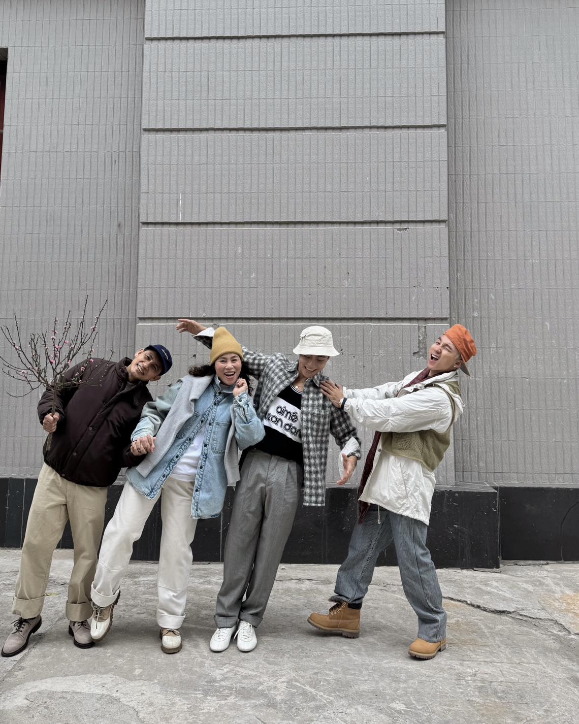 Khung hình hot mùng 1: Sơn Tùng - MONO gấp đôi visual, nhưng spotlight thuộc về 2 nhân vật này- Ảnh 5. Khung hình hot mùng 1: Sơn Tùng - MONO gấp đôi visual, nhưng spotlight thuộc về 2 nhân vật này- Ảnh 5.