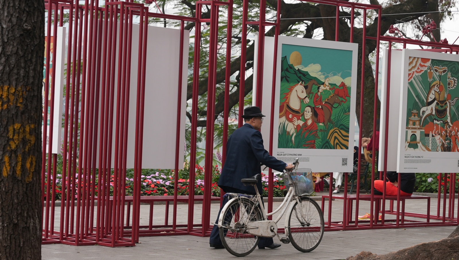 H&agrave; Nội v&agrave; TP.HCM y&ecirc;n b&igrave;nh đến lạ s&aacute;ng m&ugrave;ng 1 Tết- Ảnh 10.