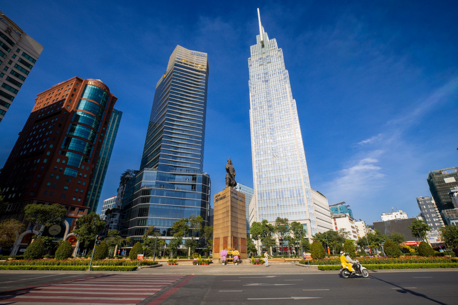 H&agrave; Nội v&agrave; TP.HCM y&ecirc;n b&igrave;nh đến lạ s&aacute;ng m&ugrave;ng 1 Tết- Ảnh 21.