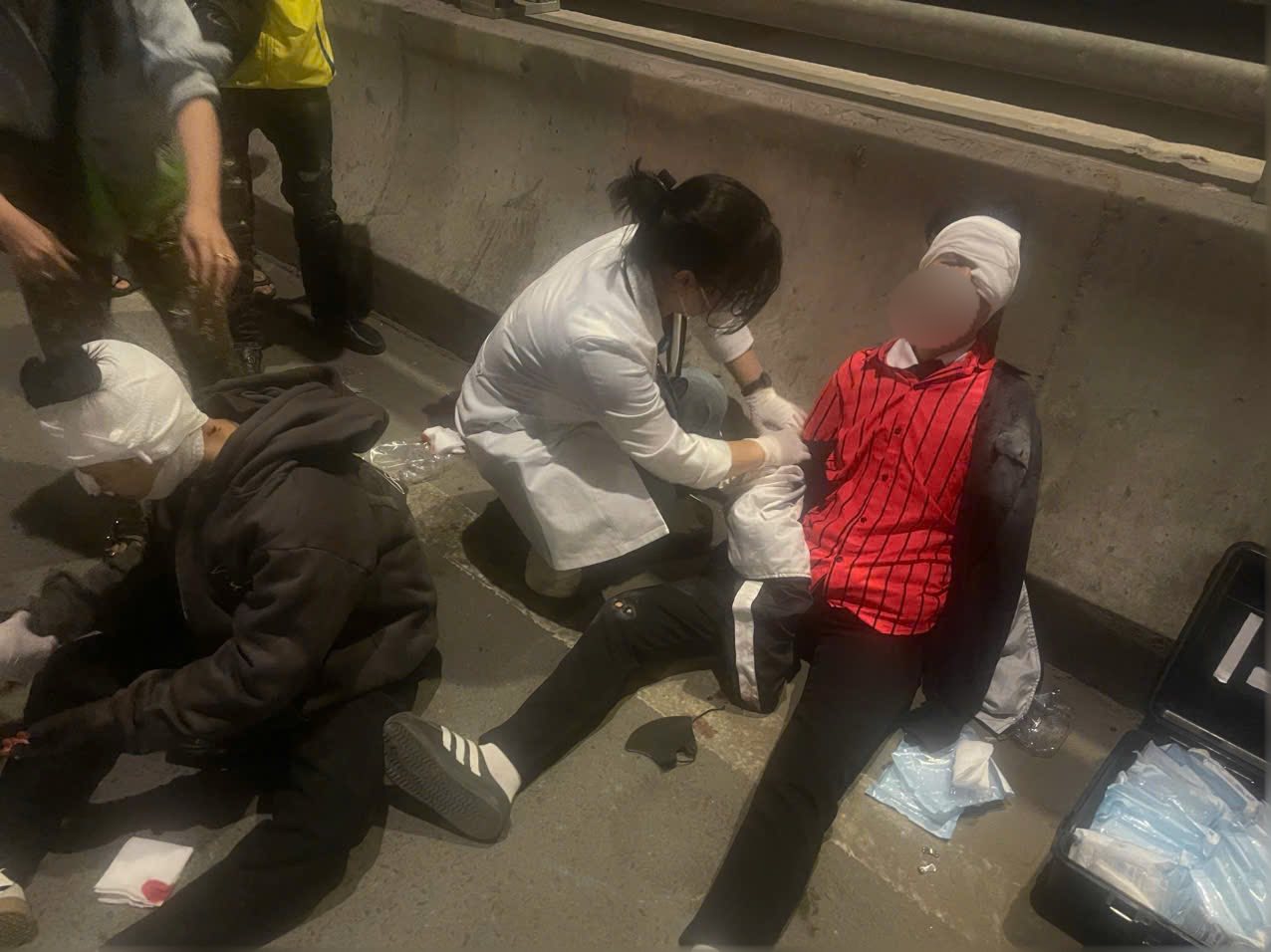 Trắng đ&ecirc;m nơi ph&ograve;ng cấp cứu- Ảnh 2.