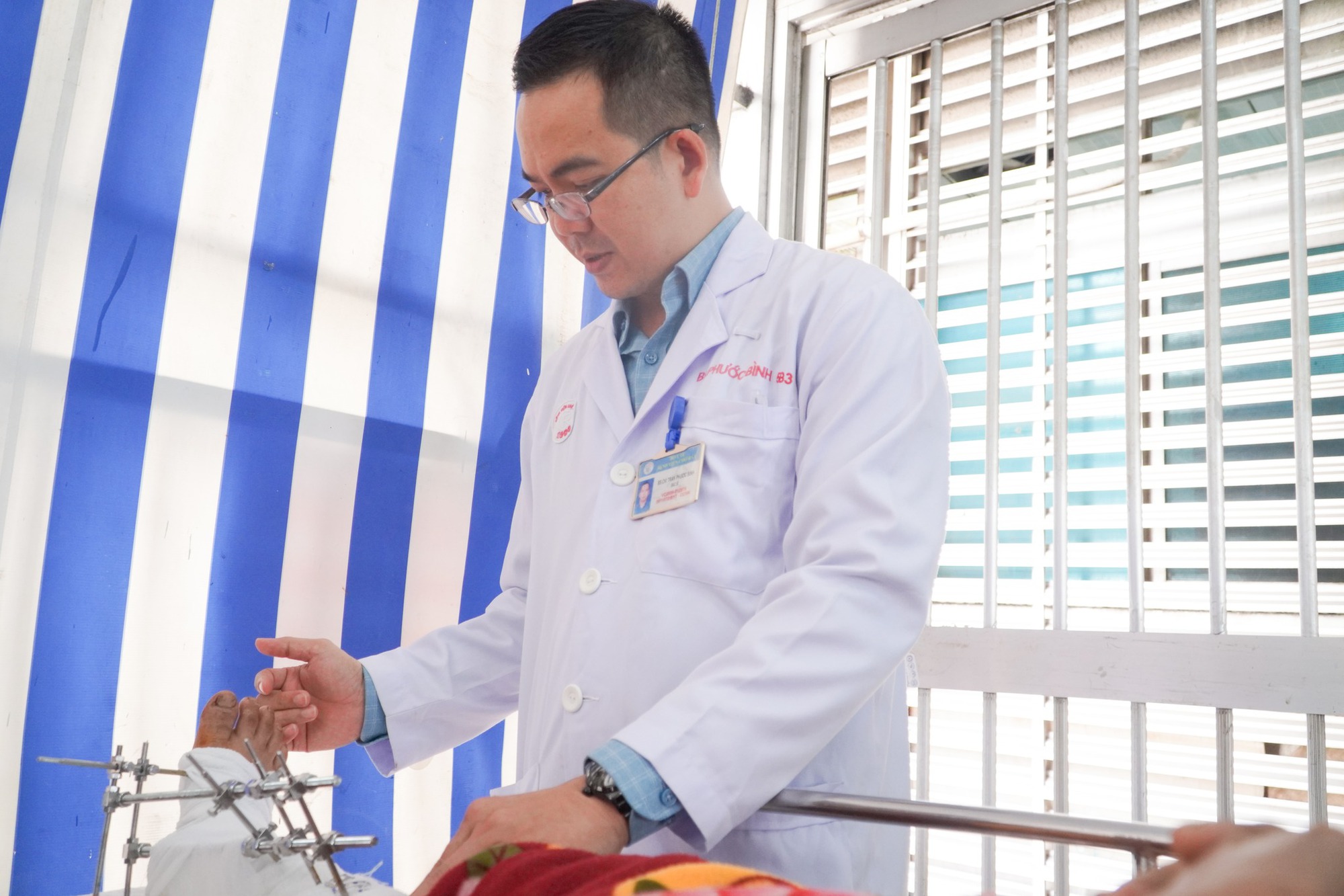 Trắng đ&ecirc;m nơi ph&ograve;ng cấp cứu- Ảnh 3.