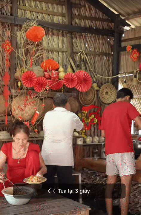 M&ugrave;ng 1 Tết, gh&eacute; thăm căn nh&agrave; miền T&acirc;y với kh&ocirc;ng kh&iacute; đầu năm ngập sắc xu&acirc;n: Hoa nở k&iacute;n hi&ecirc;n, tr&aacute;i trĩu c&agrave;nh- Ảnh 11.