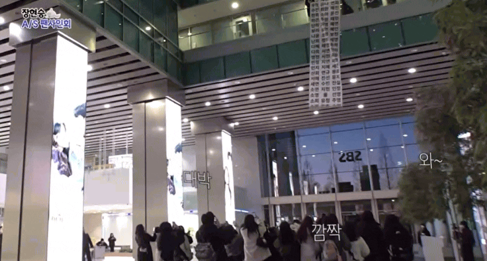 Nam ca sĩ l&agrave;m l&agrave;nh với fan sau 15 năm giận hờn!- Ảnh 5.