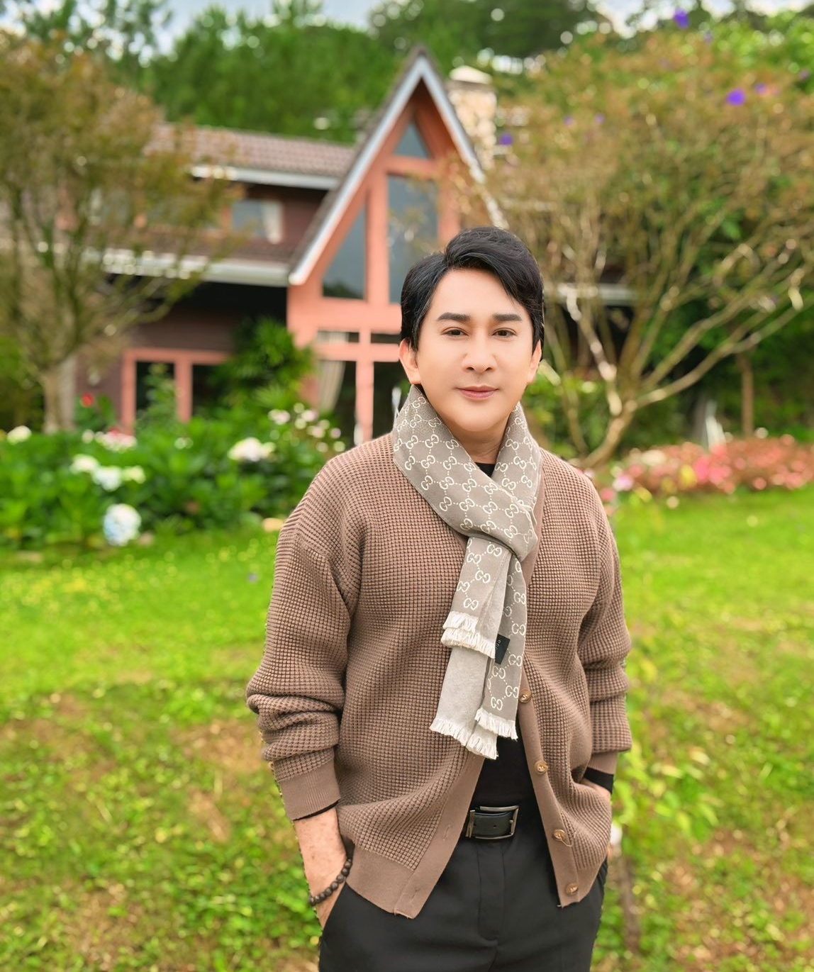 &ldquo;&Ocirc;ng ho&agrave;ng cải lương&rdquo; tuổi ngựa từng c&oacute; 1000 c&acirc;y v&agrave;ng, tuổi 60 sống b&ecirc;n vợ 3 trong biệt thự ở TP.HCM- Ảnh 3.