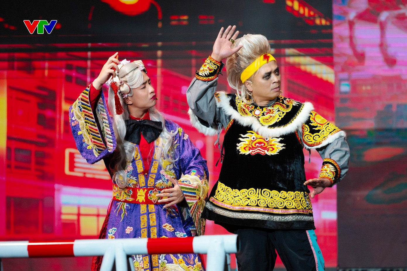 Quảng Trường Mùa Xuân có thay thế được Táo Quân?- Ảnh 3. Quảng Trường Mùa Xuân có thay thế được Táo Quân?- Ảnh 3.