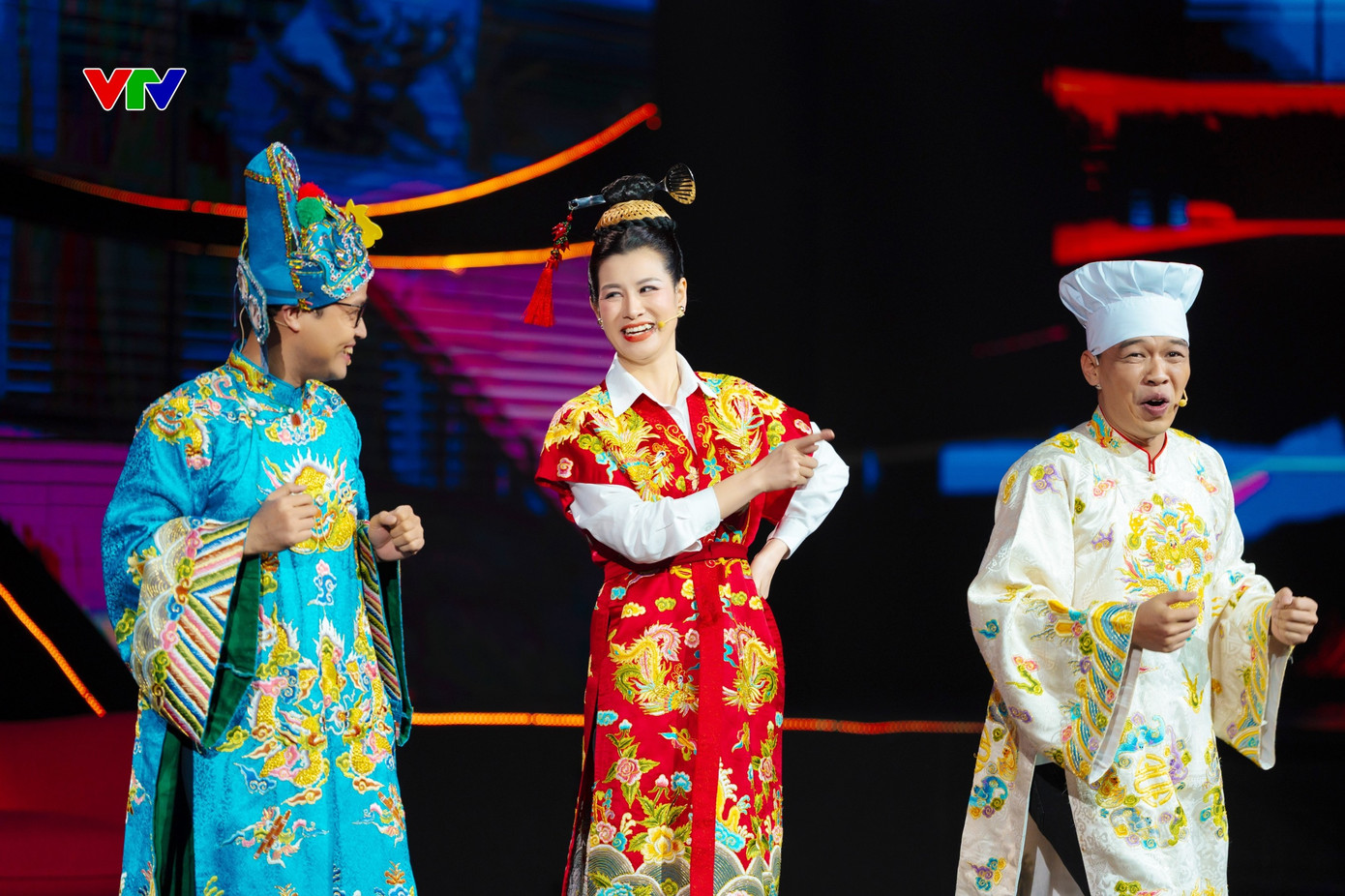 Quảng Trường Mùa Xuân có thay thế được Táo Quân?- Ảnh 2. Quảng Trường Mùa Xuân có thay thế được Táo Quân?- Ảnh 2.