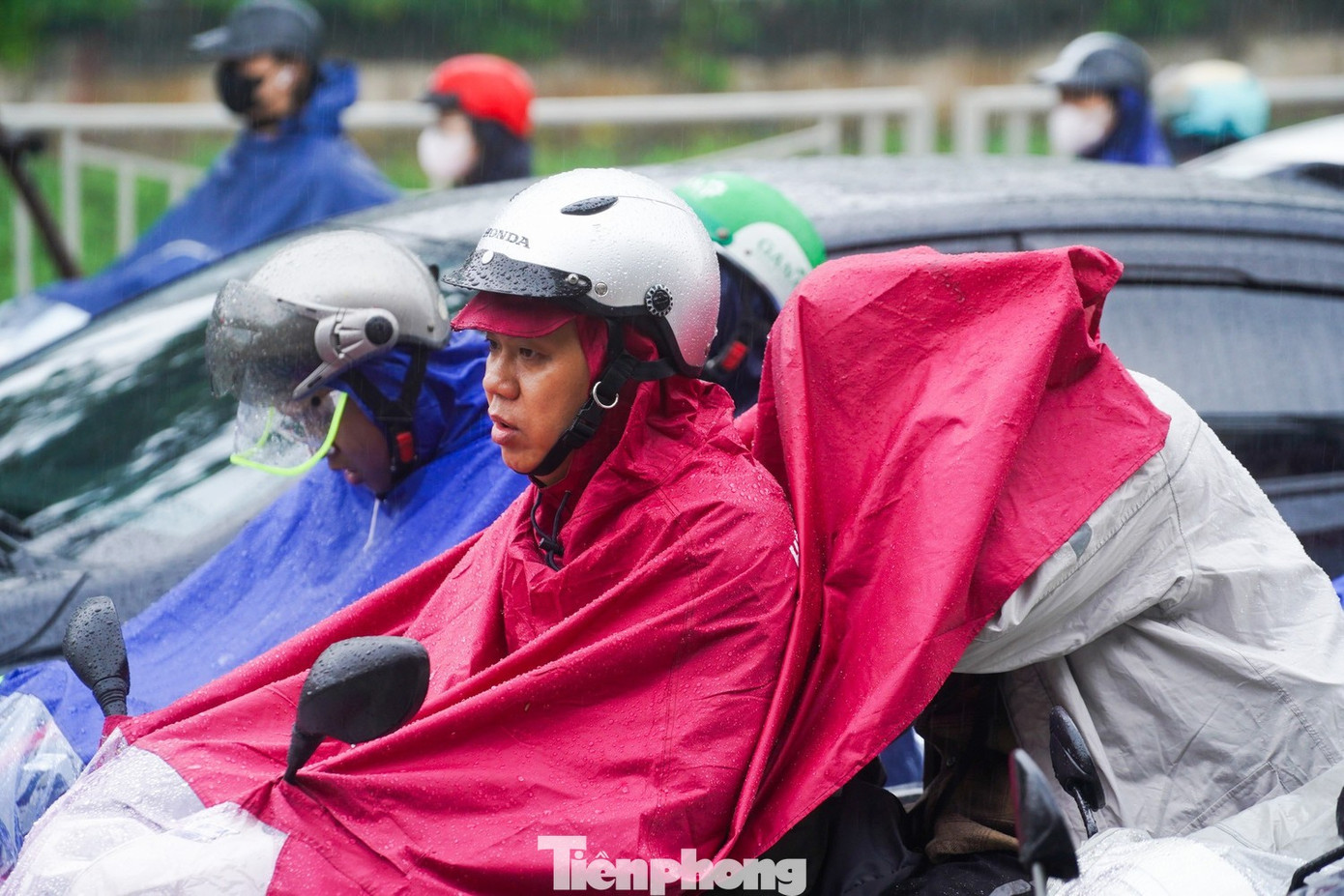 Miền Bắc đ&oacute;n kh&ocirc;ng kh&iacute; lạnh li&ecirc;n tiếp- Ảnh 1.