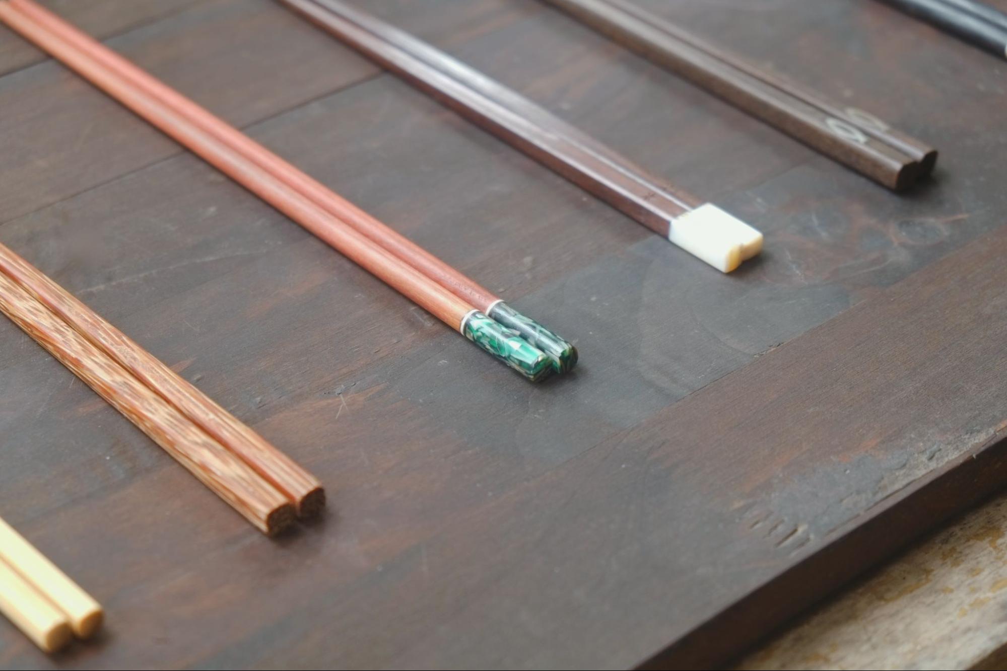 Đ&ocirc;i đũa đầu năm - m&oacute;n qu&agrave; nhỏ mang theo lời ch&uacute;c đủ đầy- Ảnh 4.