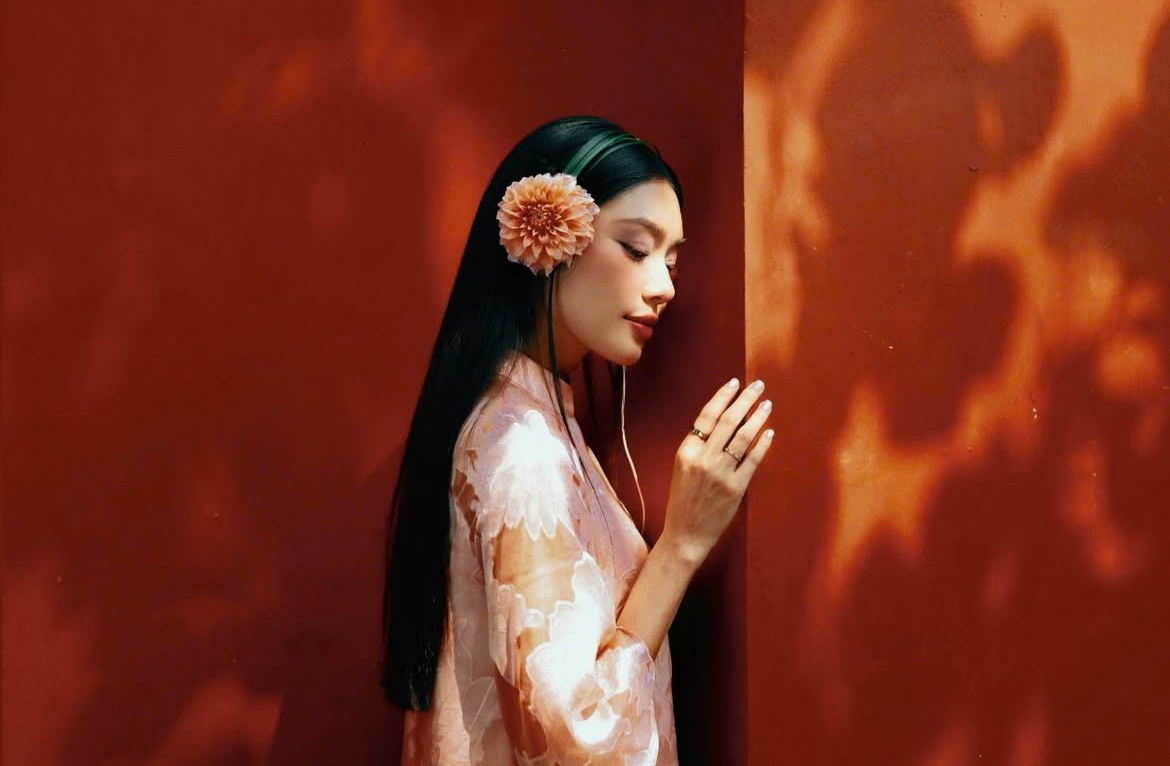 Mùng 1 Tết, cả Việt Nam diện áo dài đẹp điên 10 điểm- Ảnh 13.