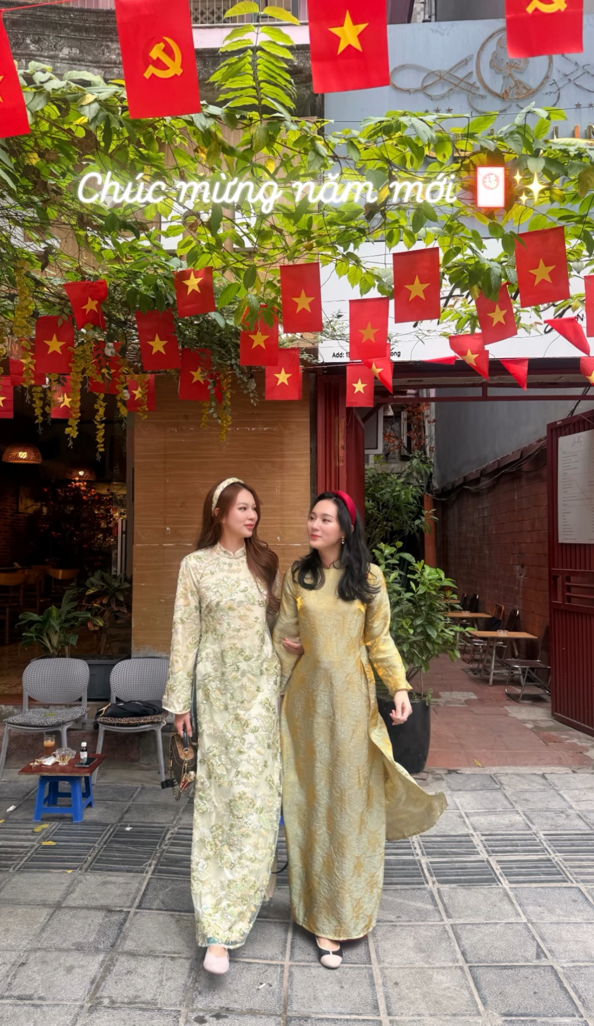 Mùng 1 Tết, cả Việt Nam diện áo dài đẹp điên 10 điểm- Ảnh 25.