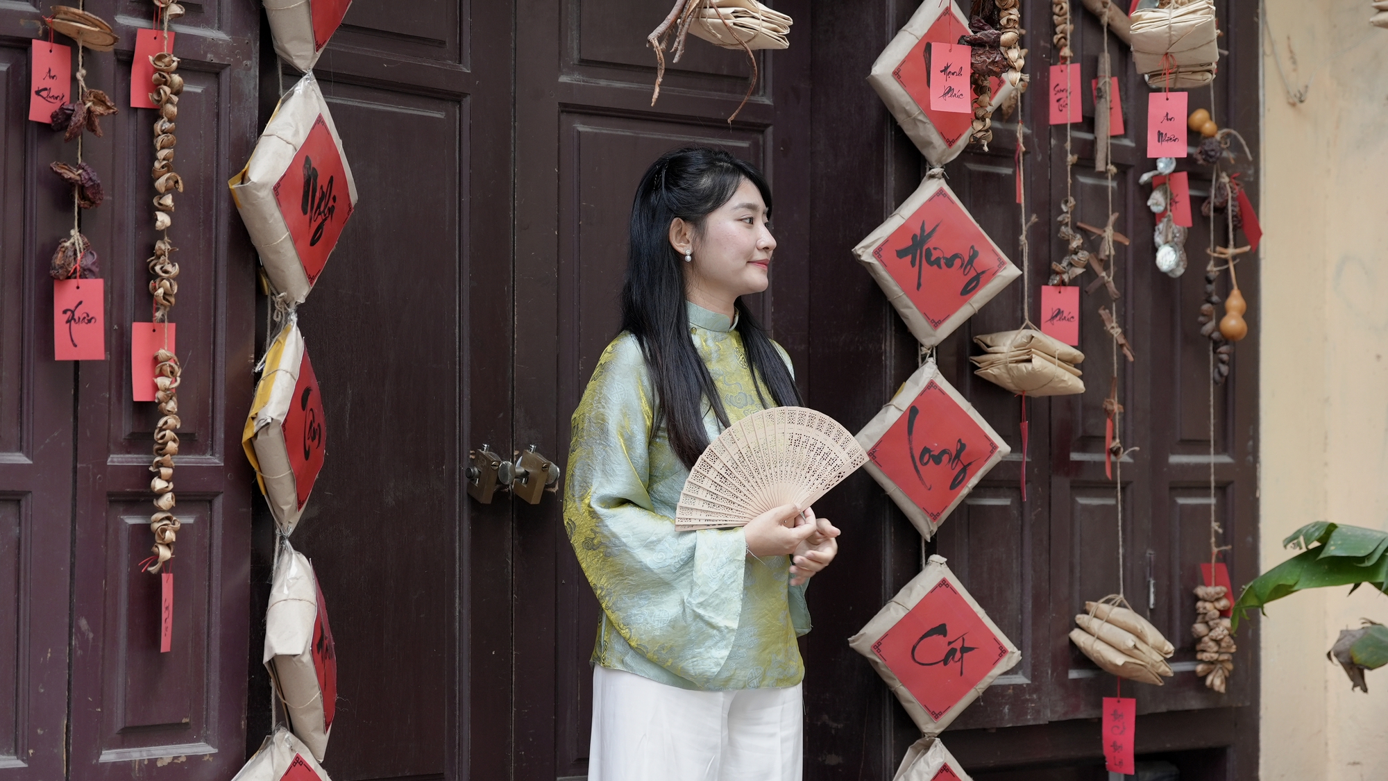 H&agrave; Nội v&agrave; TP.HCM y&ecirc;n b&igrave;nh đến lạ s&aacute;ng m&ugrave;ng 1 Tết- Ảnh 18.