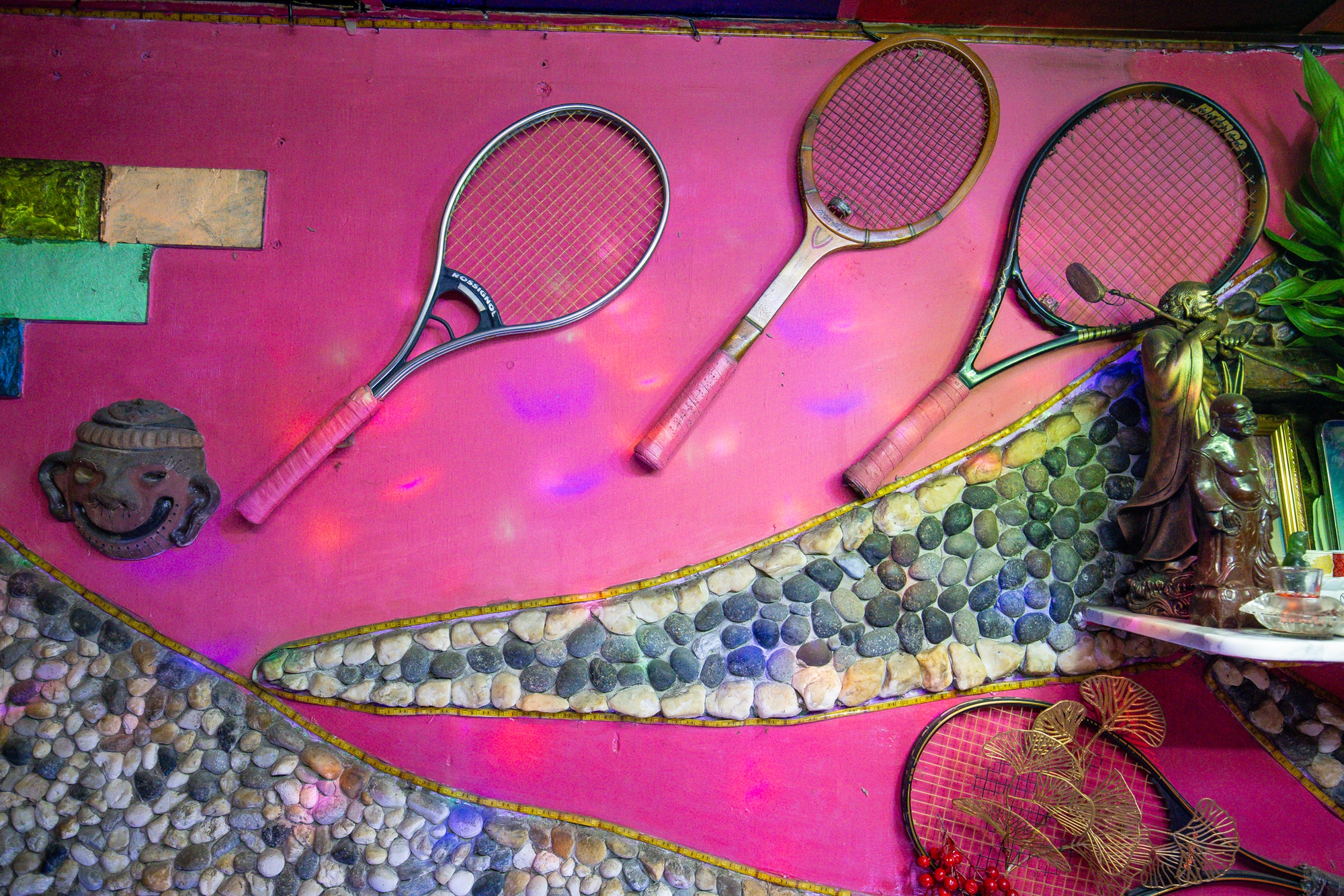 Người đ&agrave;n &ocirc;ng một m&igrave;nh đ&oacute;n giao thừa trong căn nh&agrave; to&agrave;n m&agrave;u hồng ở TP.HCM: "Ngồi pha ly c&agrave; ph&ecirc; nh&igrave;n người ta đi lại, vậy l&agrave; Tết rồi&rdquo;- Ảnh 12.