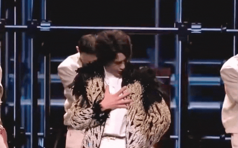 Bạch nguyệt quang xứ tỷ d&acirc;n: Chỉ nhảy nửa b&agrave;i cũng c&agrave;n qu&eacute;t hot search với 800 triệu lượt đọc, 100 triệu lượt xem sau v&agrave;i giờ- Ảnh 3.