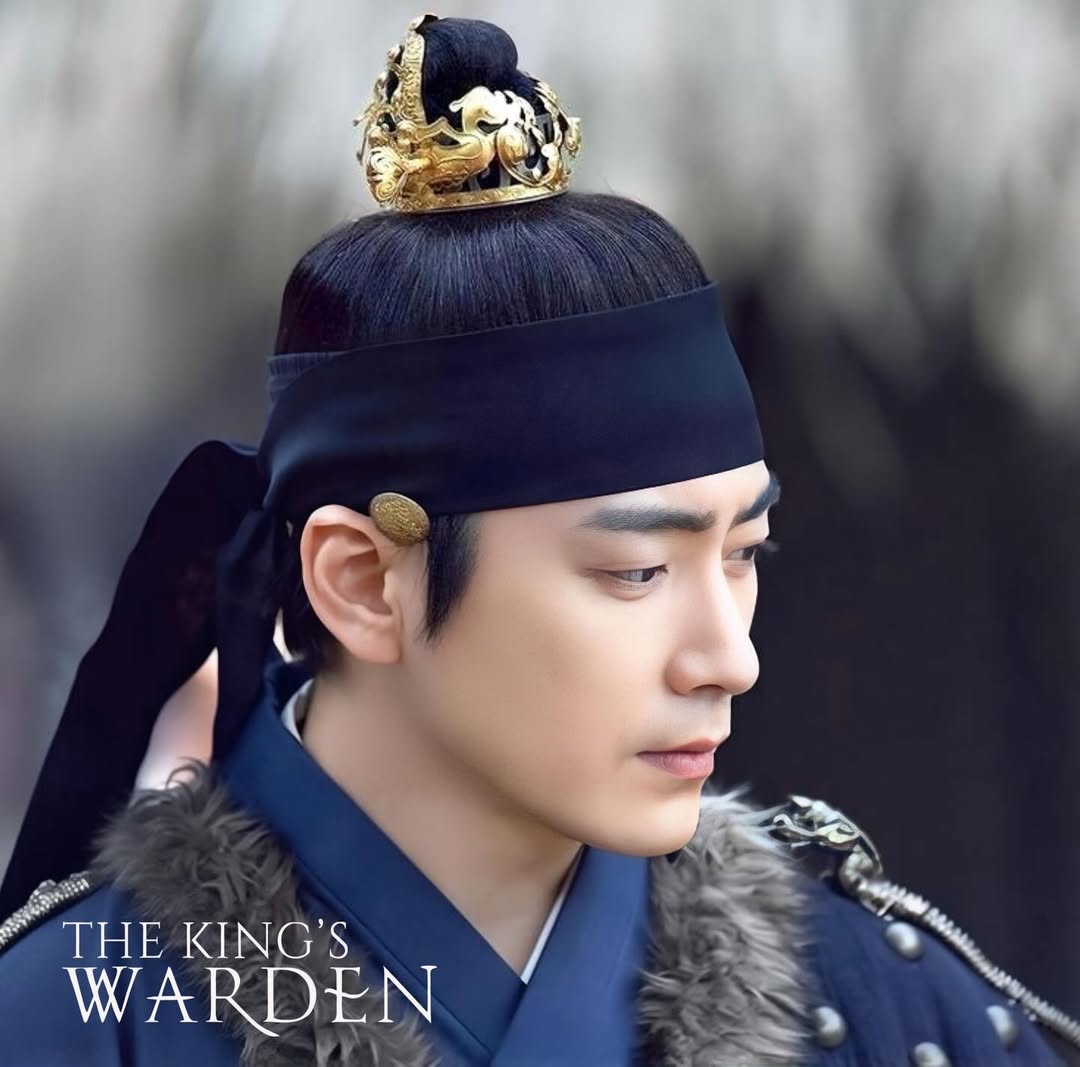 Mỹ nam đóng cùng lúc 2 phim Hàn đang cực hot: Hậu duệ hoàng tộc “hàng real”, cao quý từ phim đến đời- Ảnh 6. Mỹ nam đóng cùng lúc 2 phim Hàn đang cực hot: Hậu duệ hoàng tộc “hàng real”, cao quý từ phim đến đời- Ảnh 6.