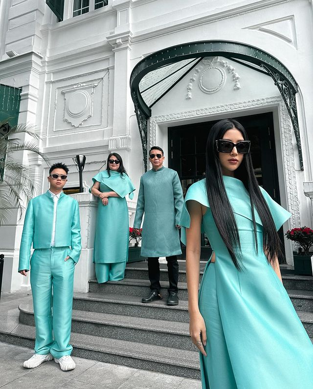 Gia đ&igrave;nh mốt nhất M&ugrave;ng 1 c&ograve;n ai ngo&agrave;i Quỳnh Anh Shyn: Gần 10 năm khiến d&acirc;n mạng ph&aacute;t cuồng mỗi Tết- Ảnh 9.