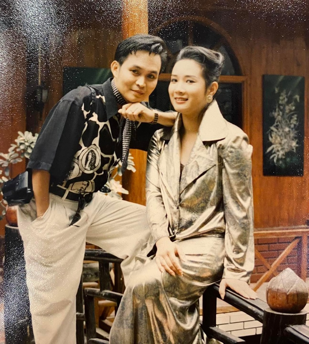 Việt Nam có cặp đôi cả đời bị đồn là vợ chồng: Nhà trai giàu bậc nhất showbiz, nhà gái bao năm vẫn đẹp hú hồn- Ảnh 1. Việt Nam có cặp đôi cả đời bị đồn là vợ chồng: Nhà trai giàu bậc nhất showbiz, nhà gái bao năm vẫn đẹp hú hồn- Ảnh 1.