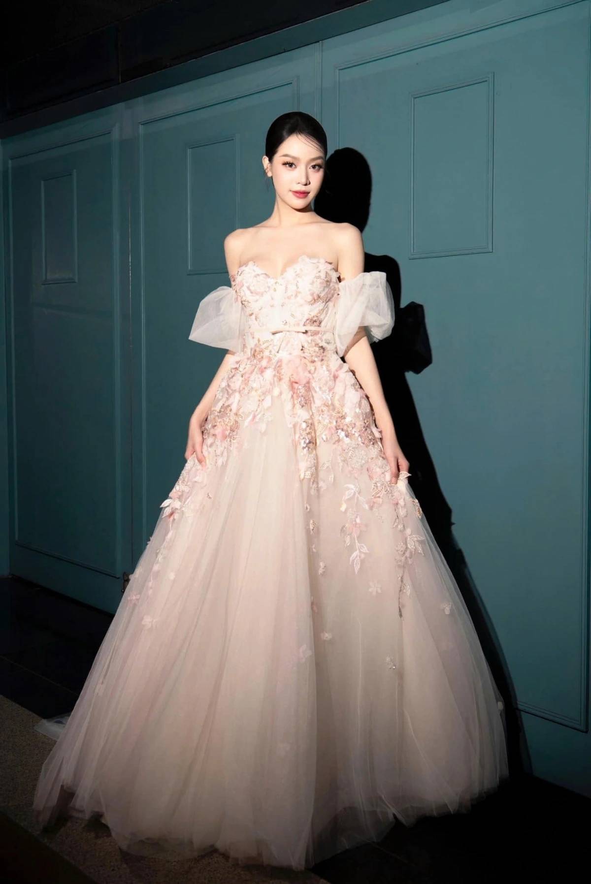 Học n&agrave;ng Hậu tuổi Nh&acirc;m Ngọ c&oacute; đ&ocirc;i ch&acirc;n d&agrave;i 1,1m tập 4 động t&aacute;c để bảo to&agrave;n v&ograve;ng eo 63cm, v&oacute;c d&aacute;ng thanh mảnh- Ảnh 4.