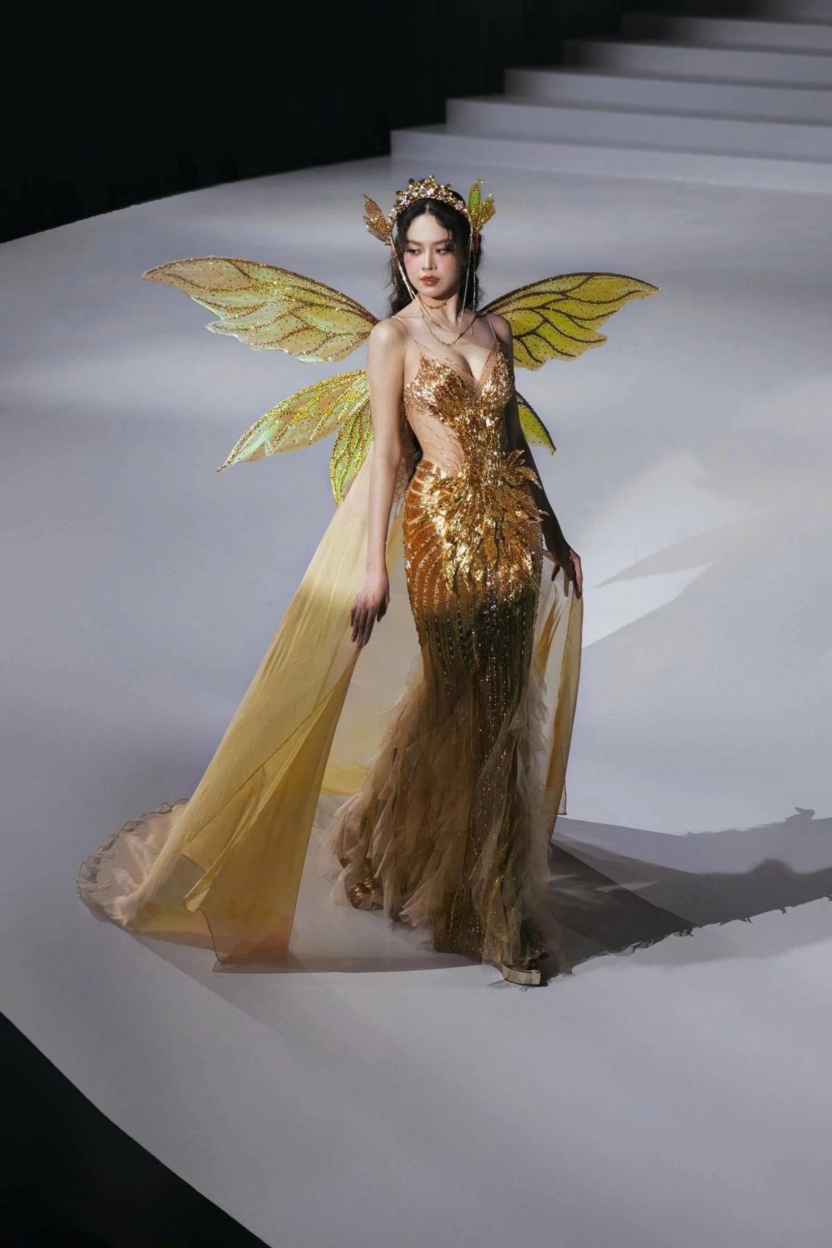 Học n&agrave;ng Hậu tuổi Nh&acirc;m Ngọ c&oacute; đ&ocirc;i ch&acirc;n d&agrave;i 1,1m tập 4 động t&aacute;c để bảo to&agrave;n v&ograve;ng eo 63cm, v&oacute;c d&aacute;ng thanh mảnh- Ảnh 5.